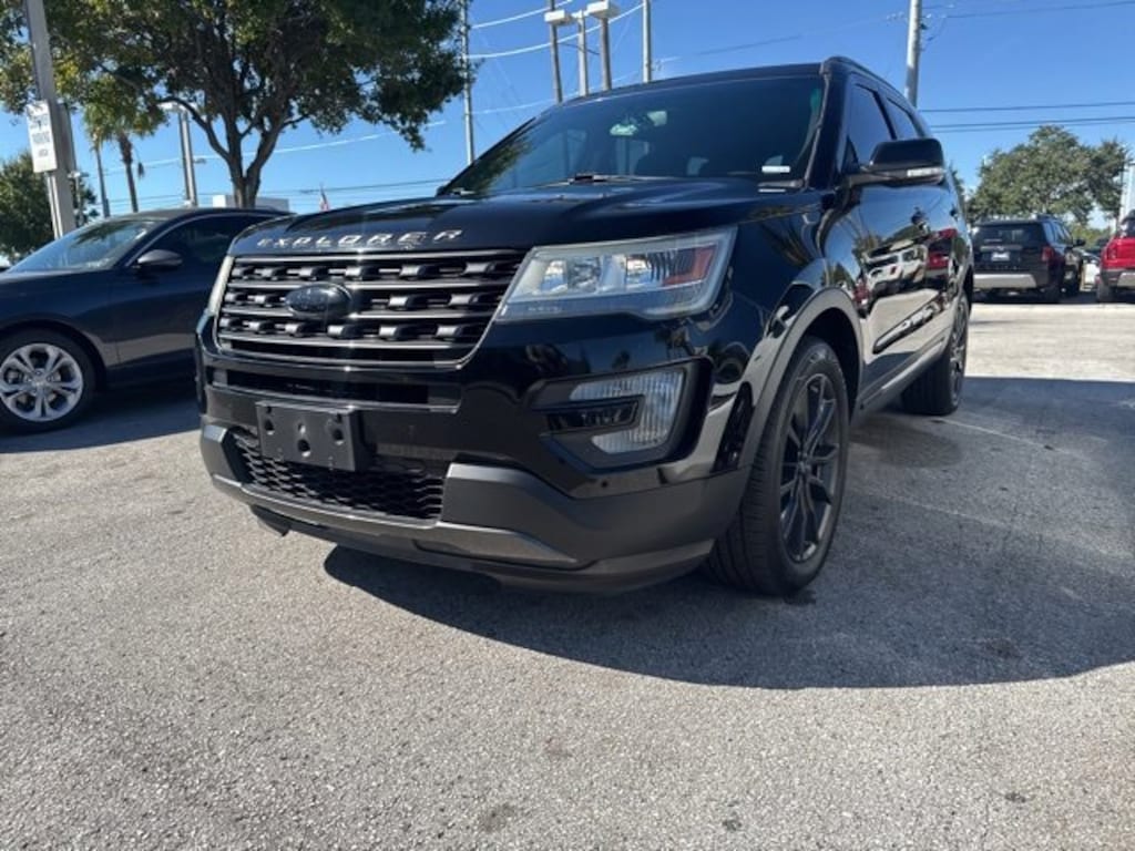 Used 2017 Ford Explorer XLT SUV