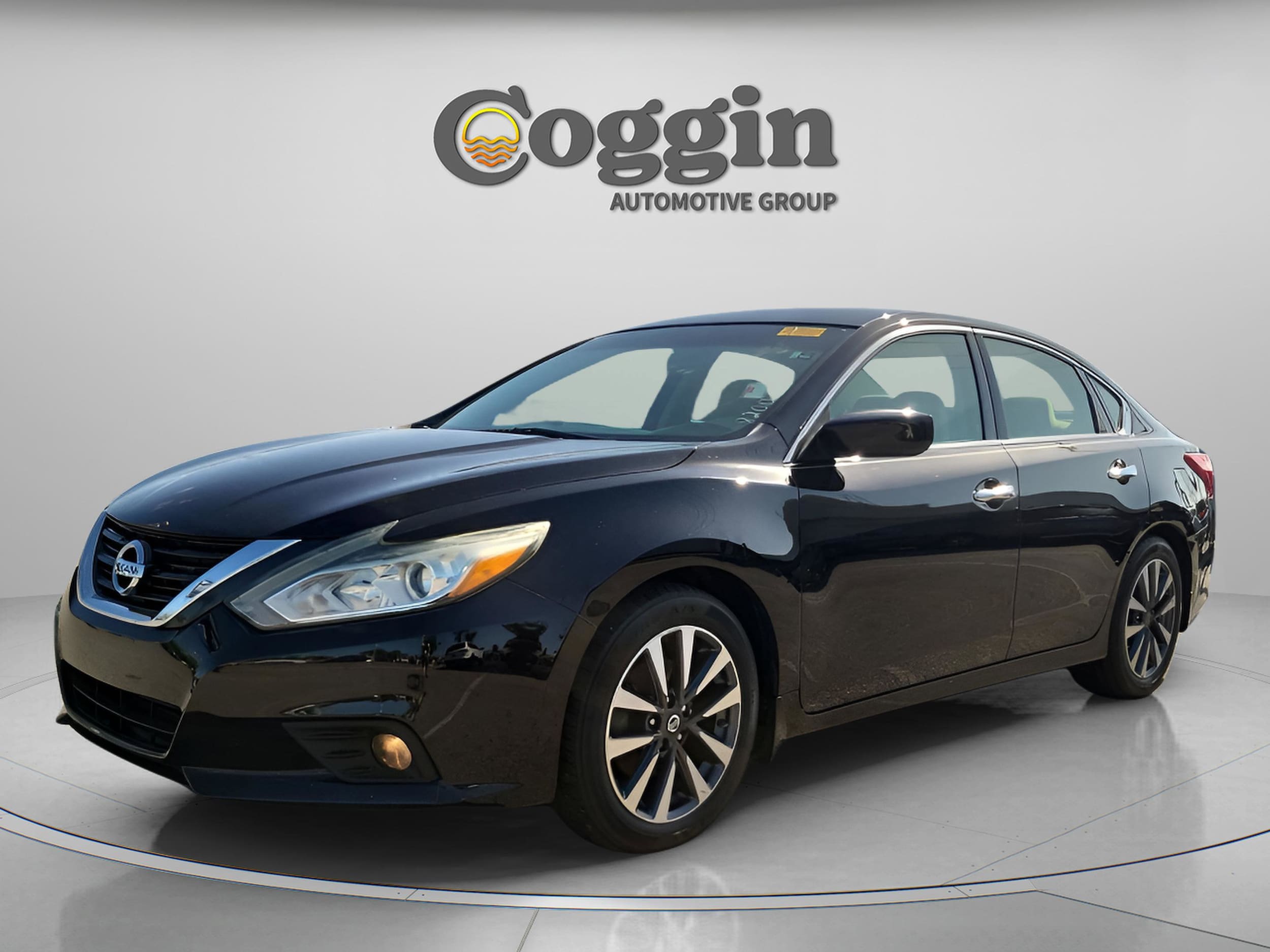 Used 2017 Nissan Altima SV with VIN 1N4AL3AP7HC268200 for sale in Orlando, FL