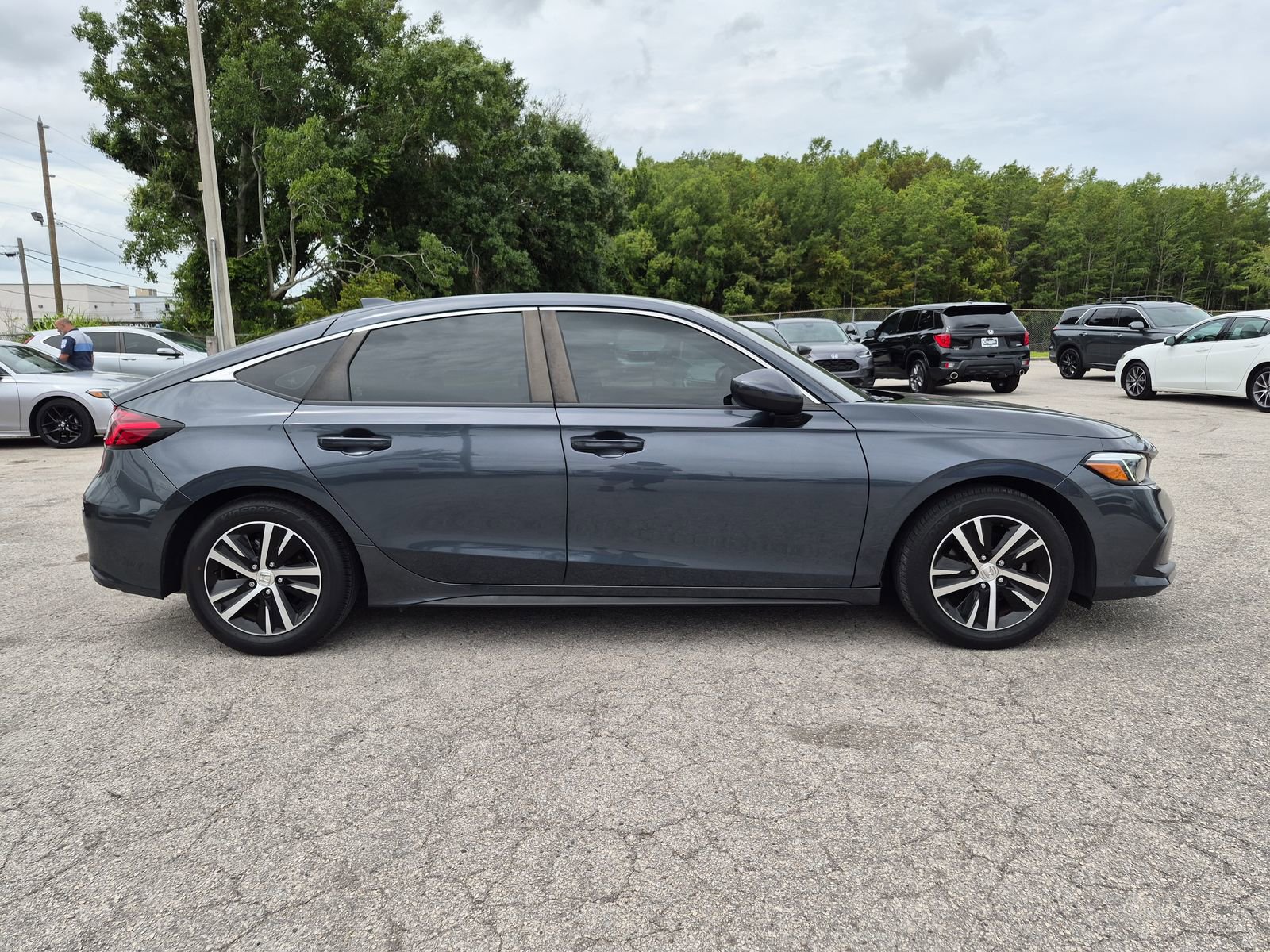 2023 Honda Civic Hatchback LX - Photo 8