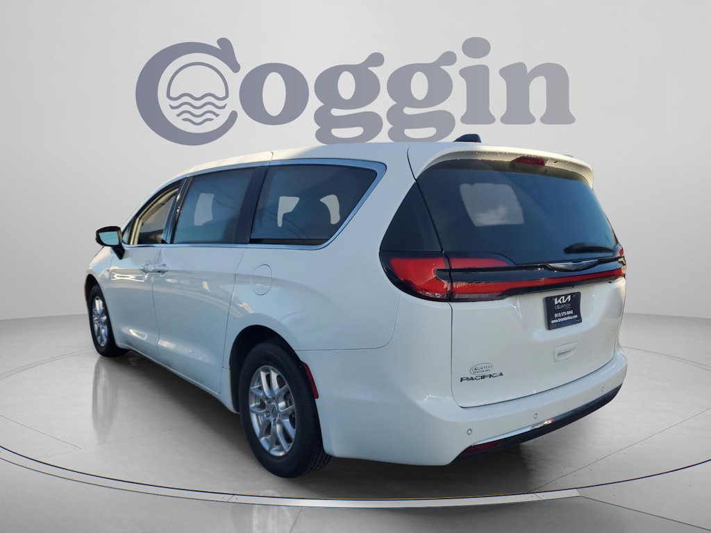 Used 2023 Chrysler