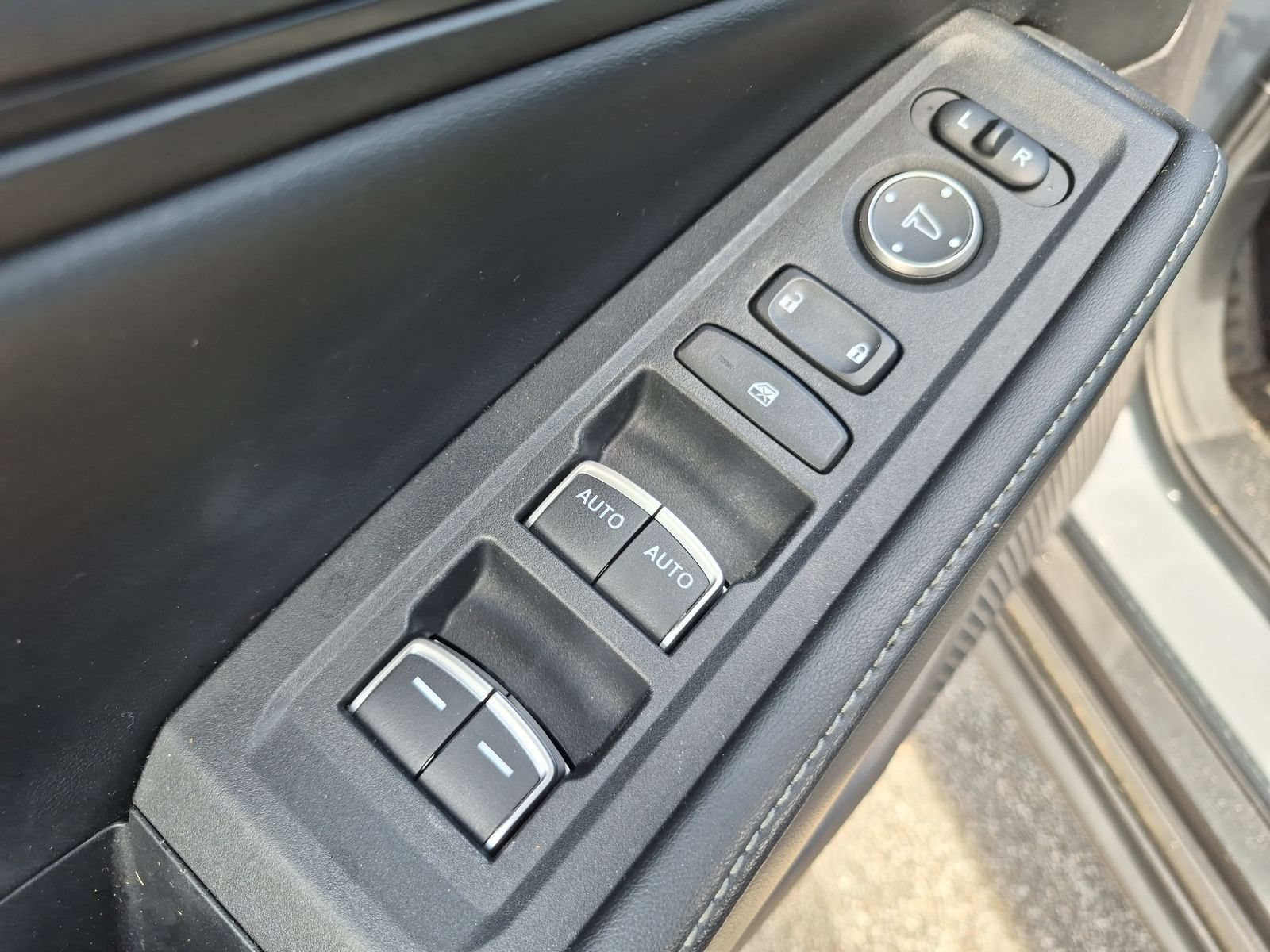 2023 Honda Accord Hybrid Sport - Photo 17