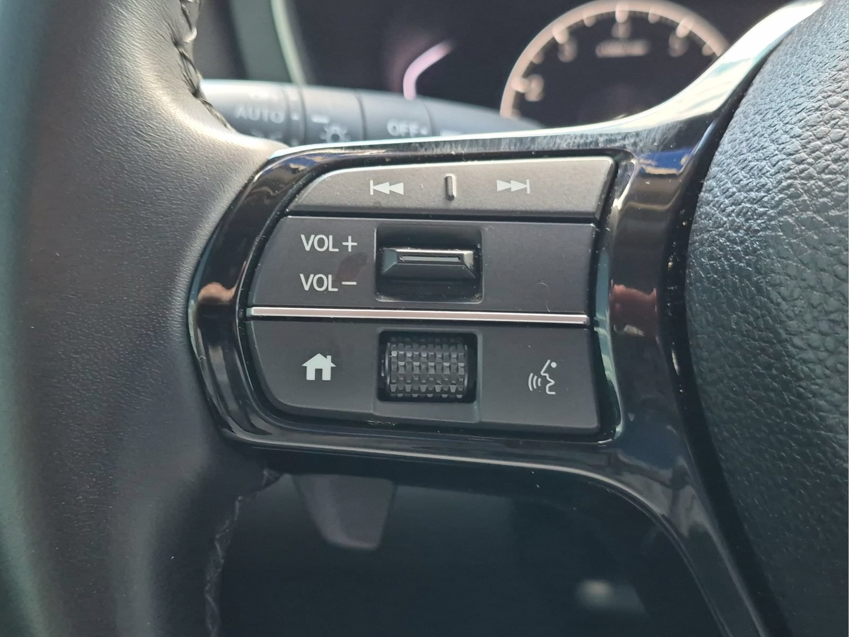 2025 Honda Pilot EX-L - Photo 14