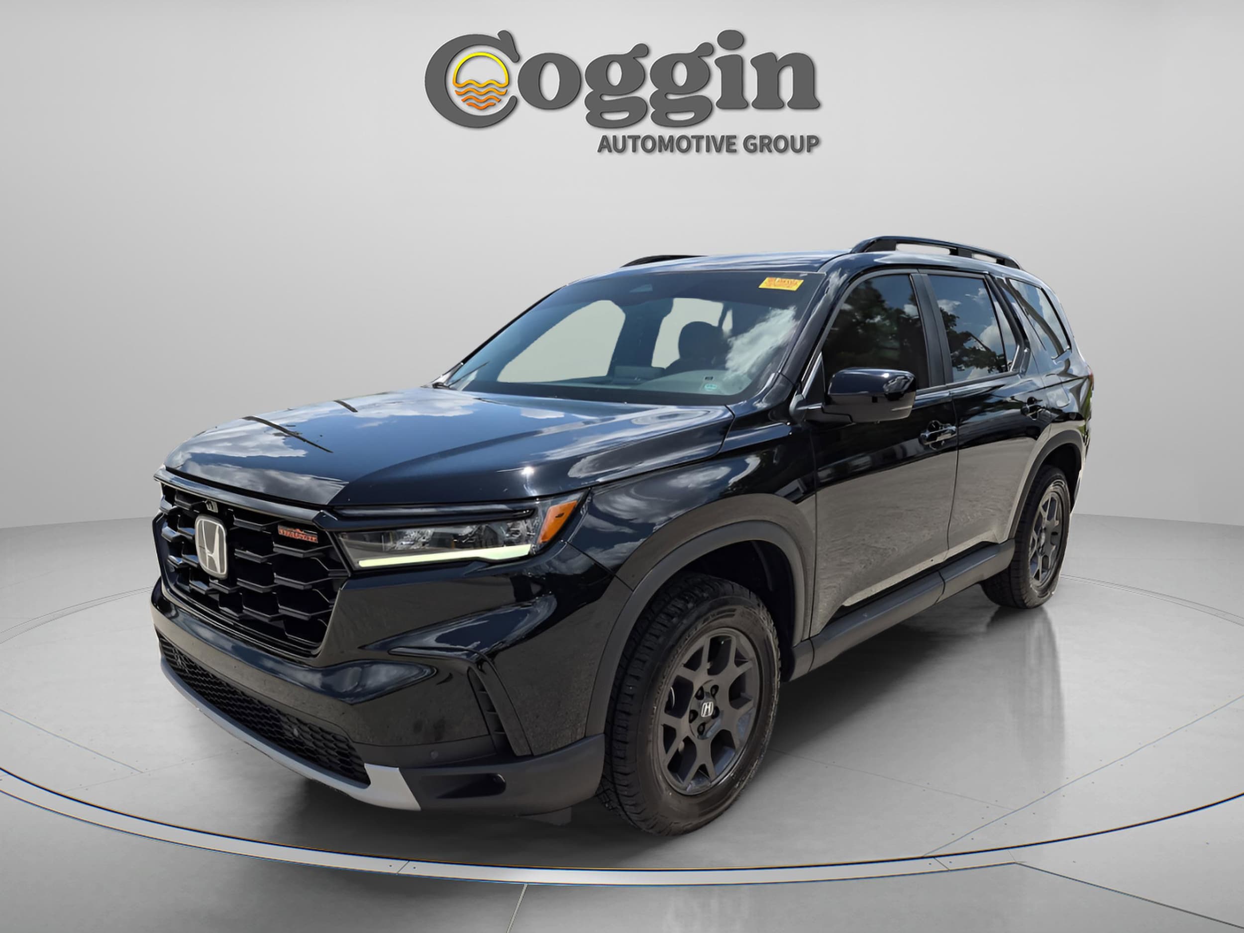 2025 Honda Pilot TrailSport AWD's photo