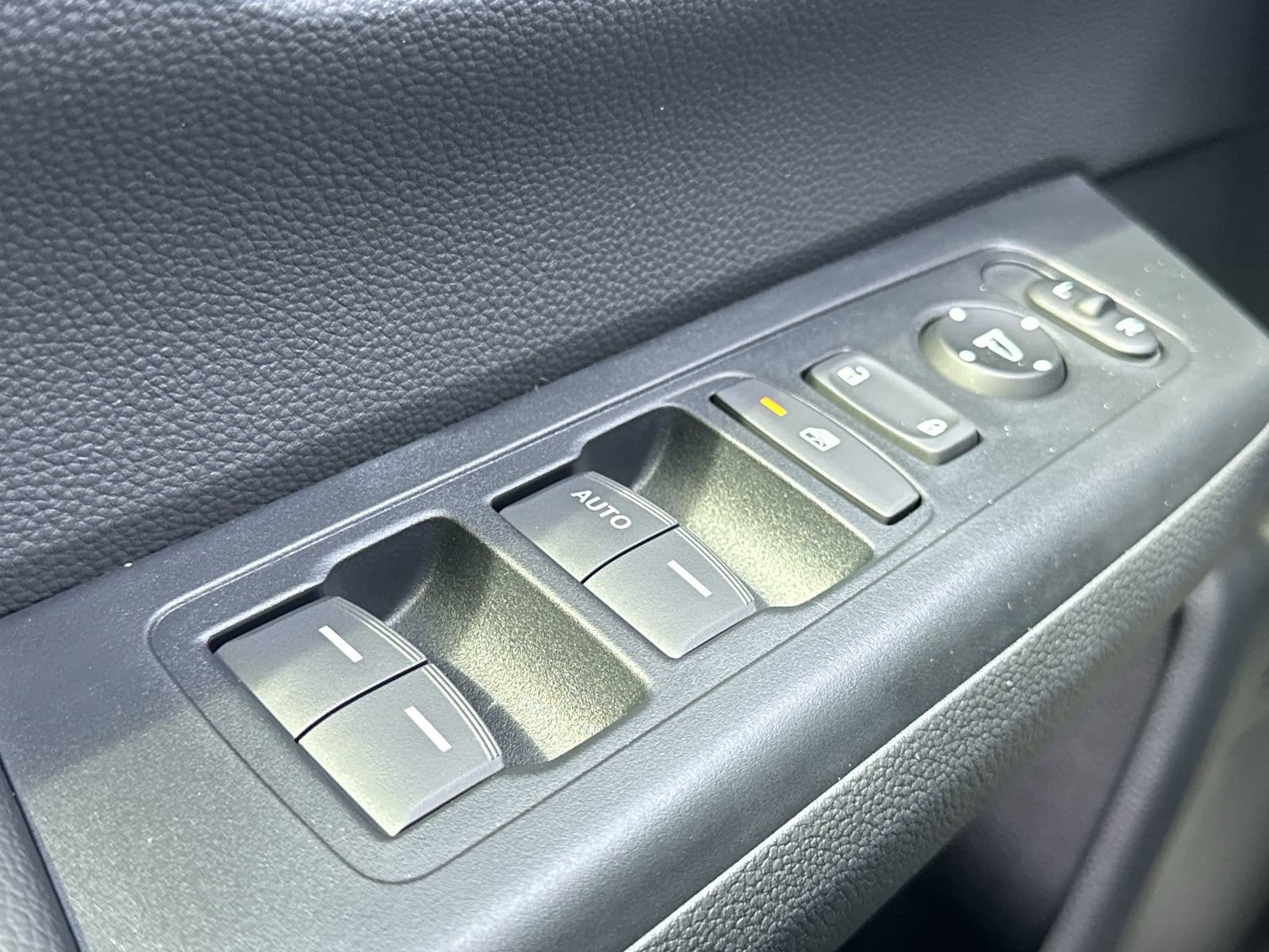 2026 Honda CR-V LX photo 4