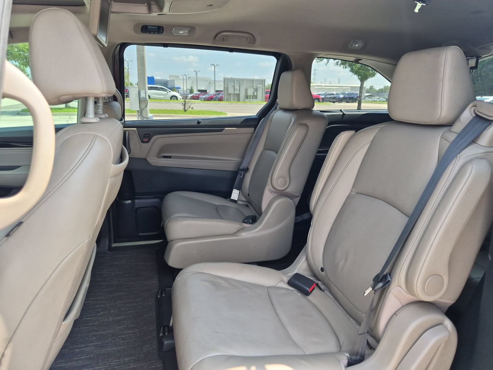 2021 Honda Odyssey Touring - Photo 18