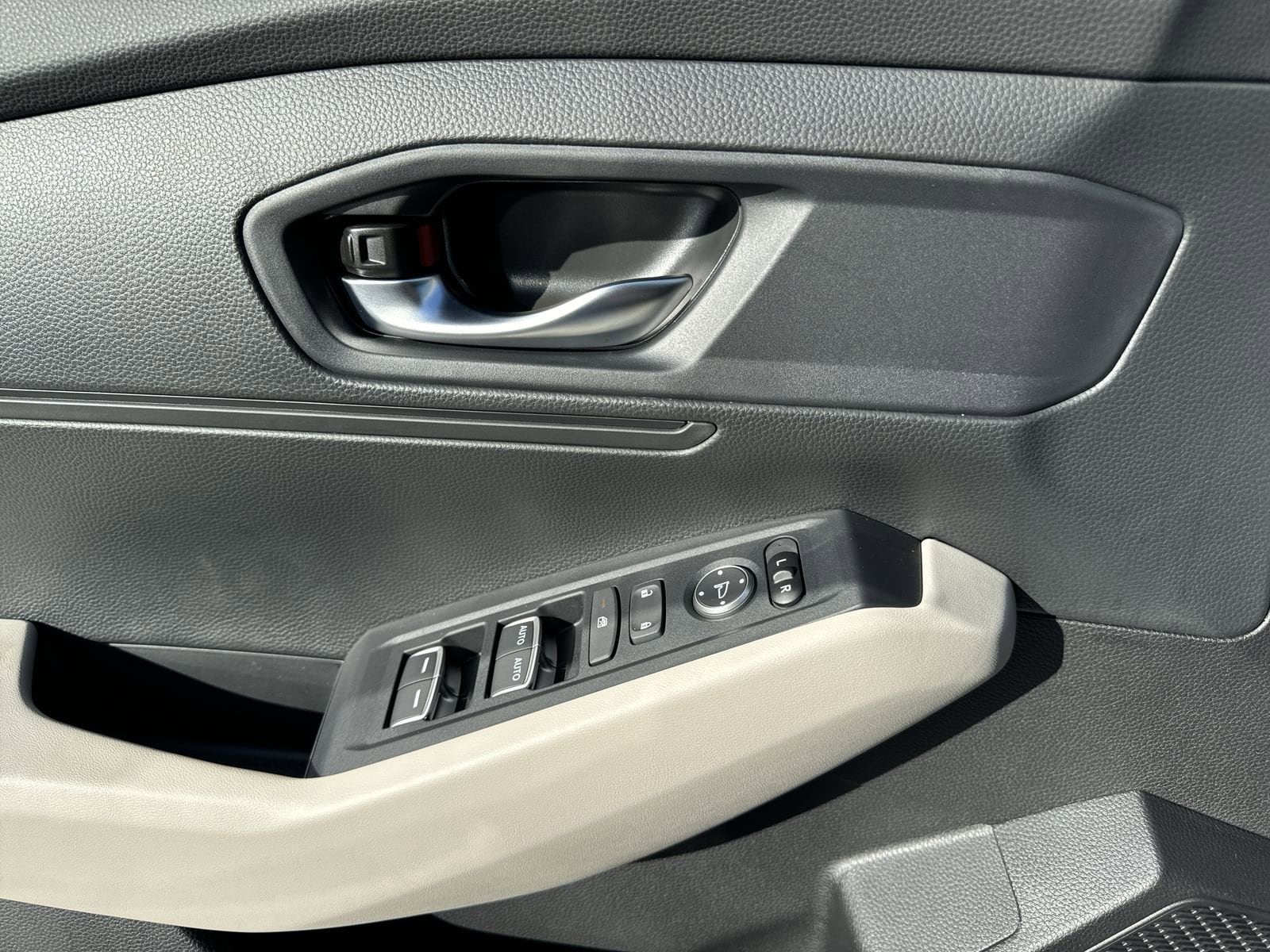2025 Honda Accord LX - Photo 23