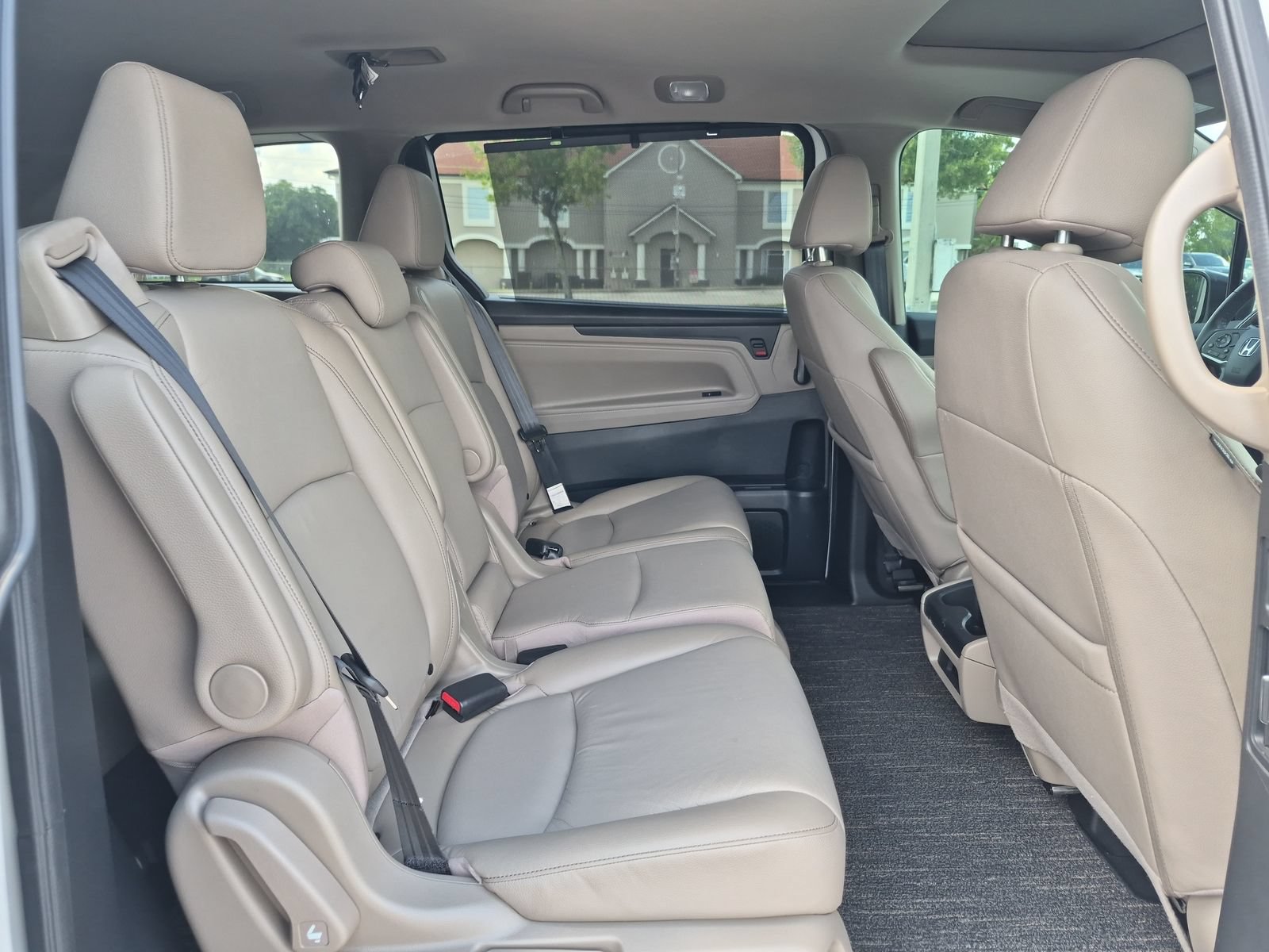 2024 Honda Odyssey EX-L - Photo 19
