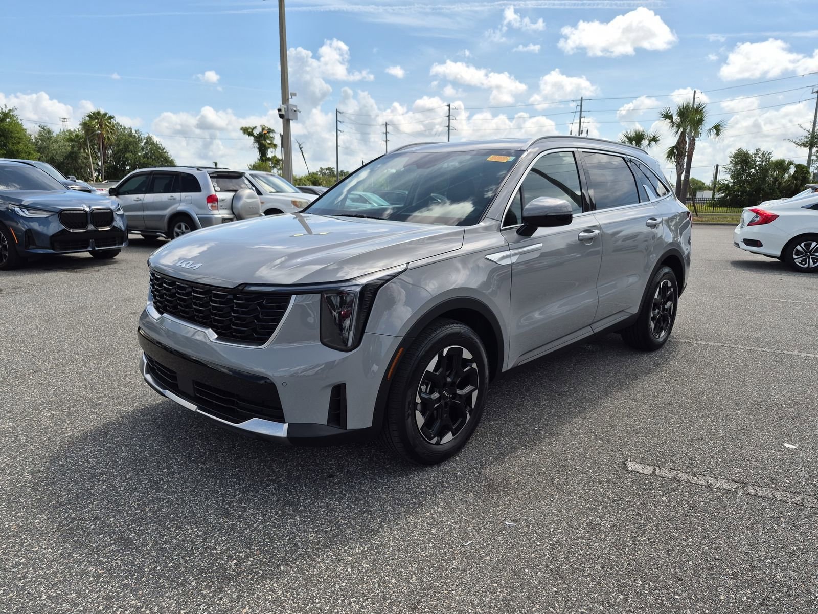 2025 Kia Sorento S AT's photo