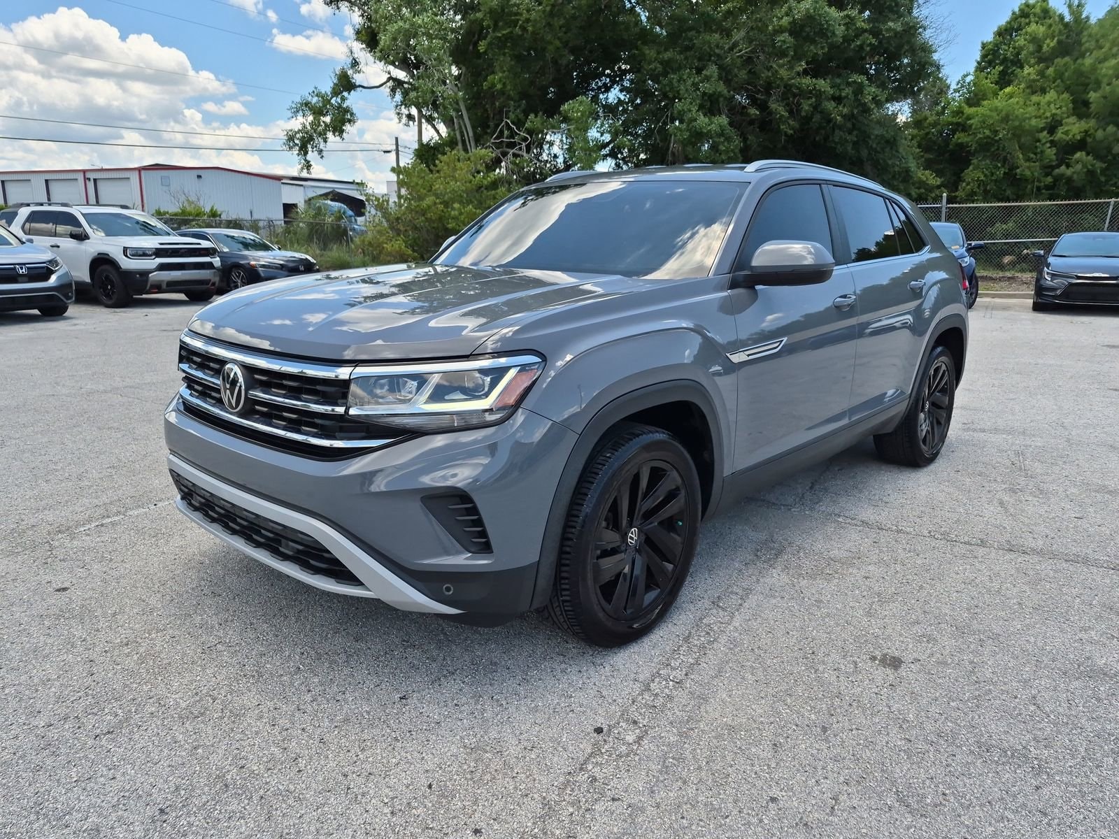 2021 Volkswagen Atlas Cross Sport 2.0T SE w/Tech's photo