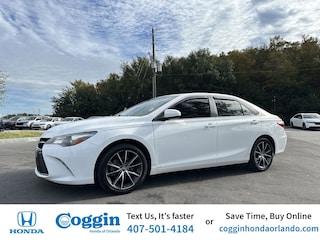 2017 Toyota Camry SE Sedan