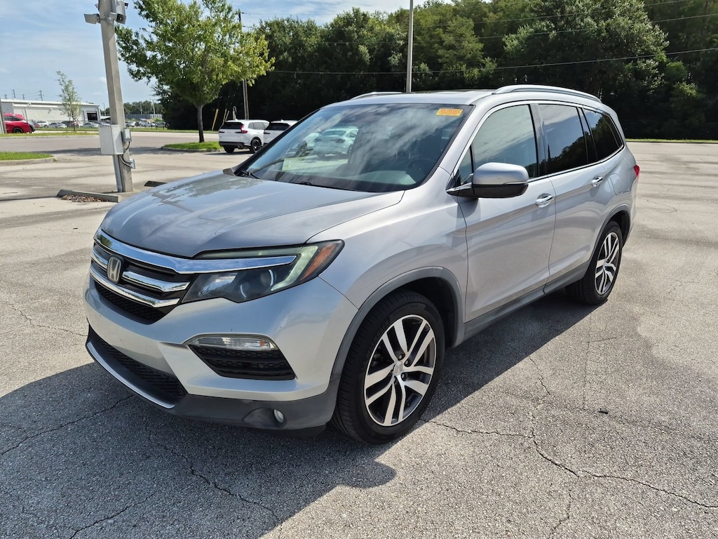 Used 2017 Honda Pilot Touring FWD SUV