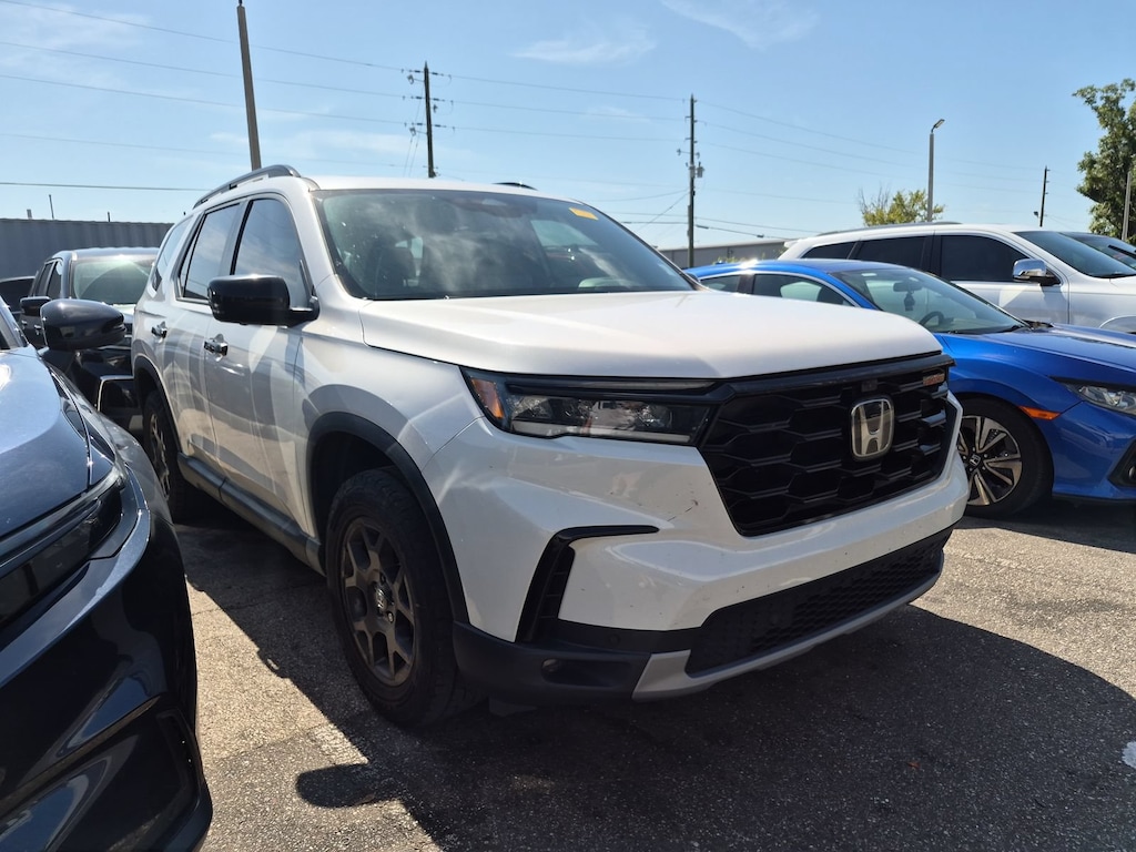 Used 2023 Honda Pilot TrailSport SUV
