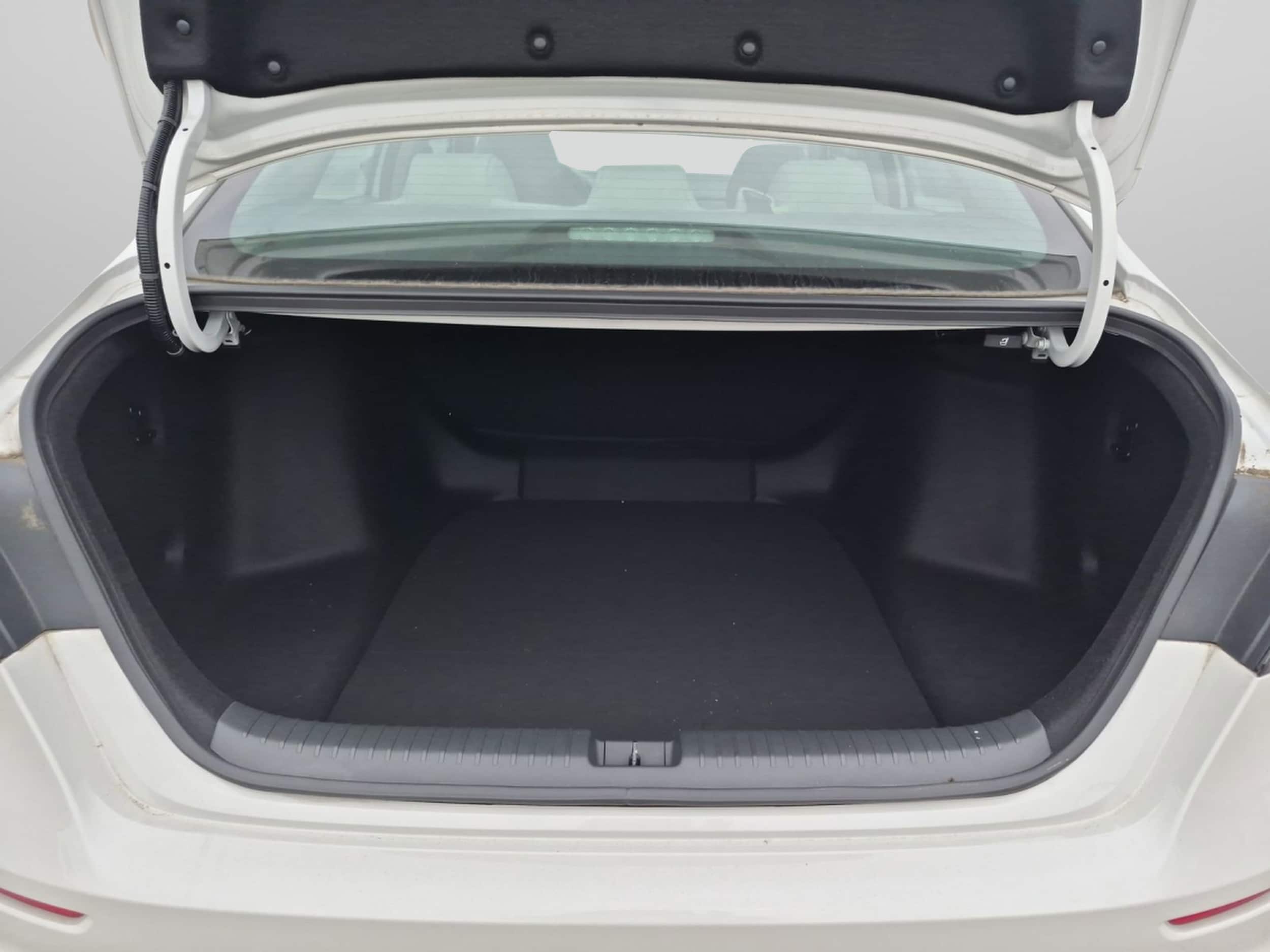 2025 Honda Accord LX - Photo 29