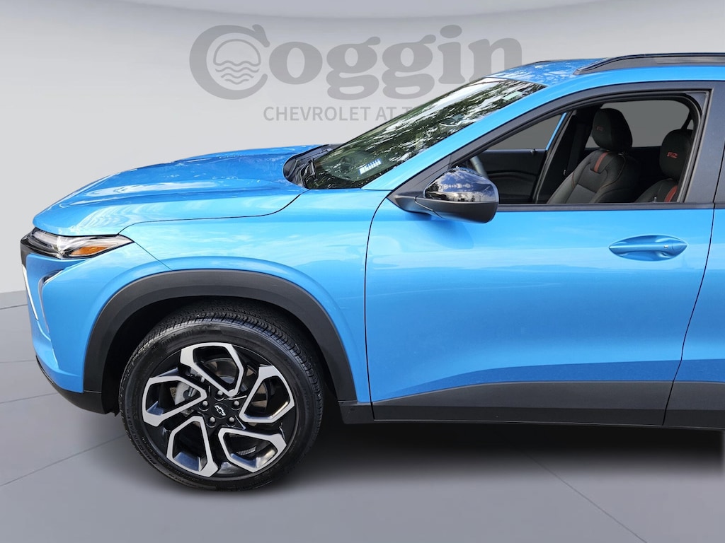 Used 2025 Chevrolet Trax 2RS SUV