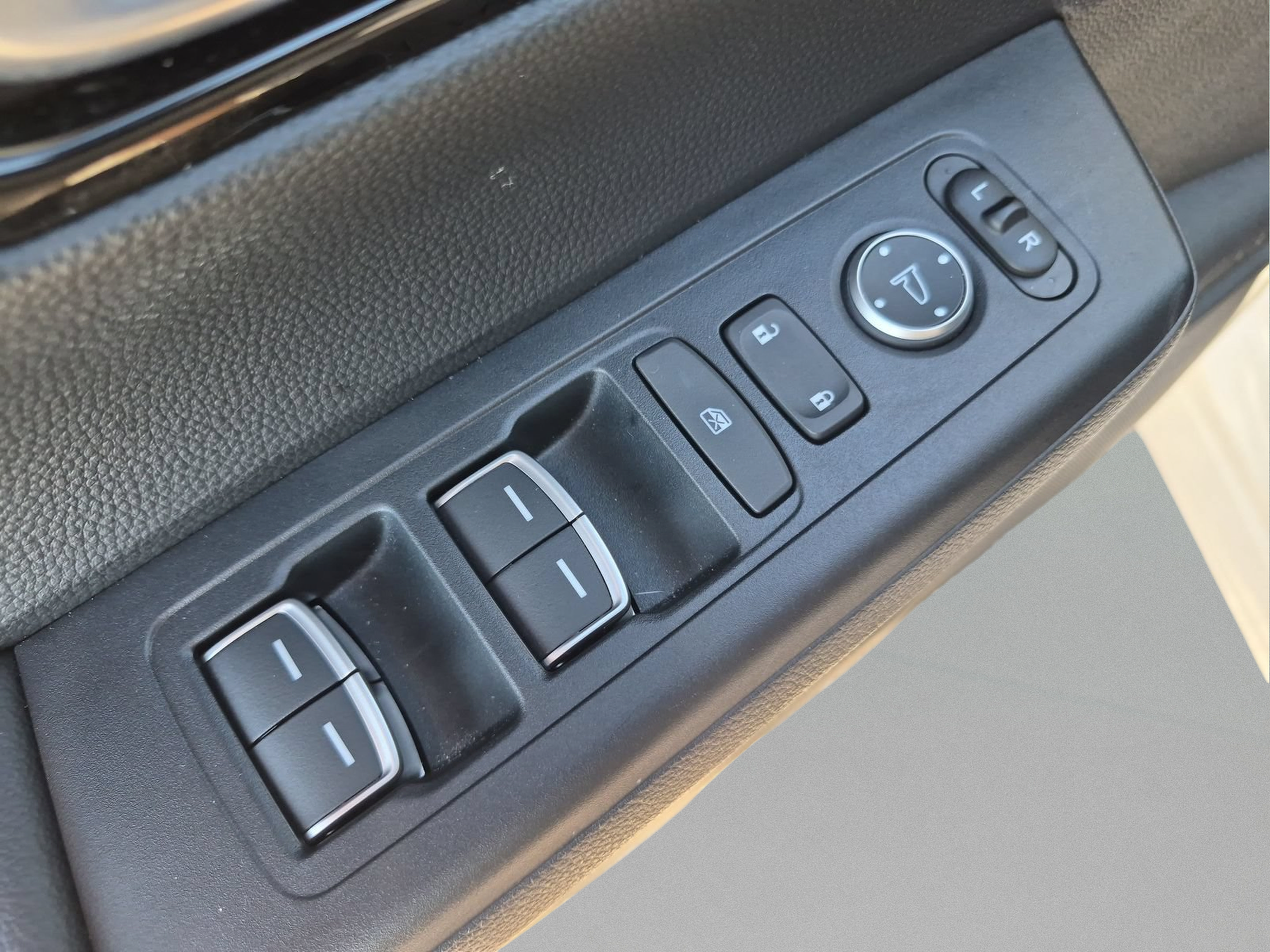 2024 Honda CR-V EX-L - Photo 17