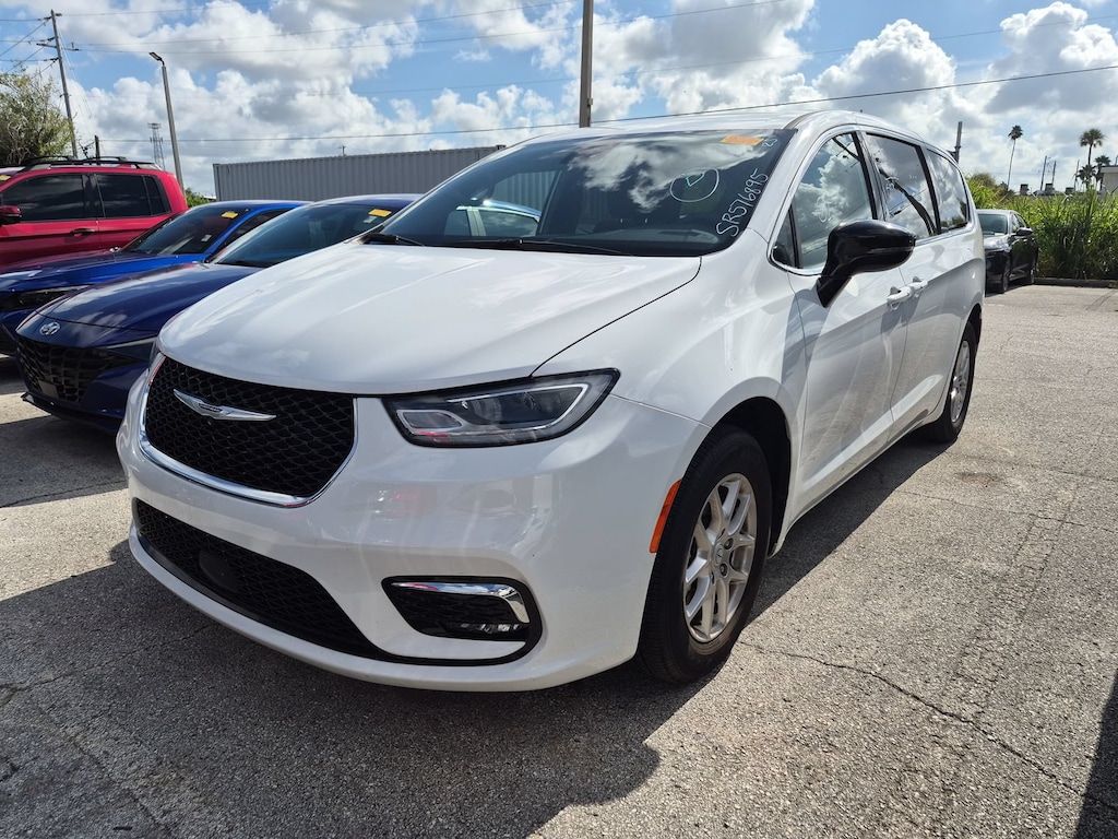 Used 2025 Chrysler