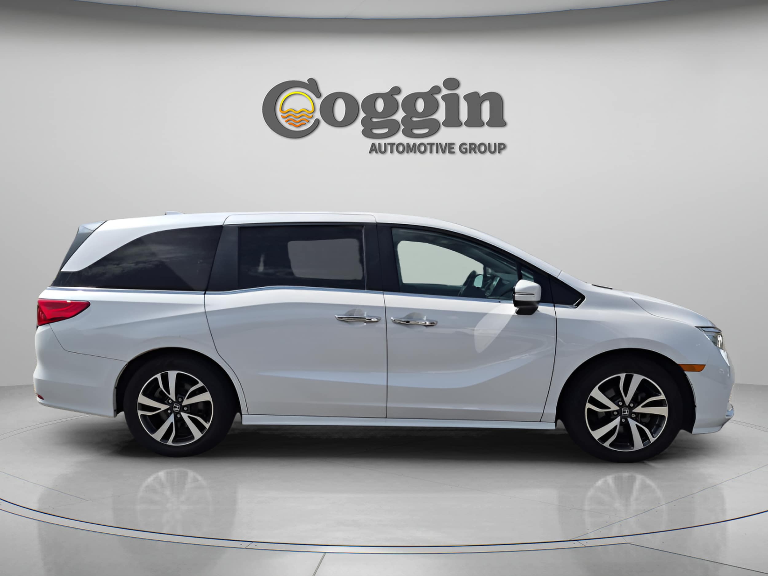 2023 Honda Odyssey Touring - Photo 8