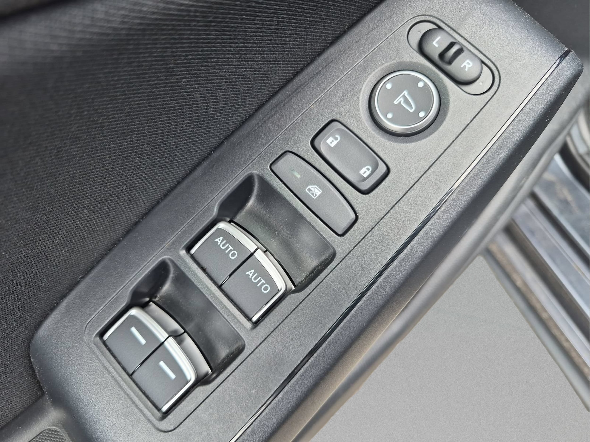 2023 Honda Civic Hatchback LX - Photo 17
