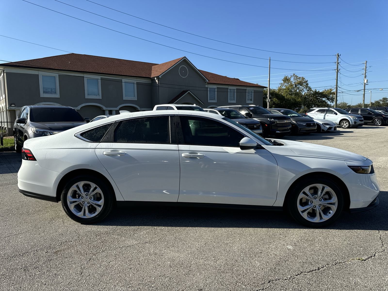 2025 Honda Accord LX - Photo 9