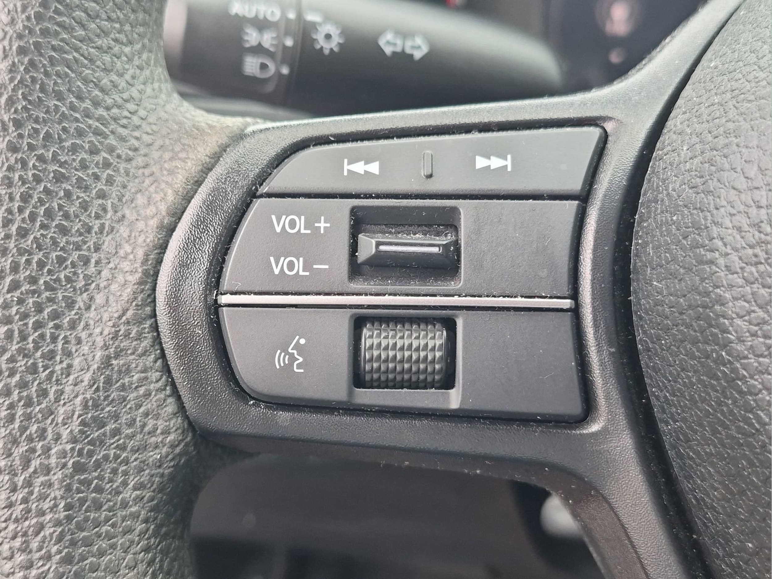 2025 Honda Accord LX - Photo 14