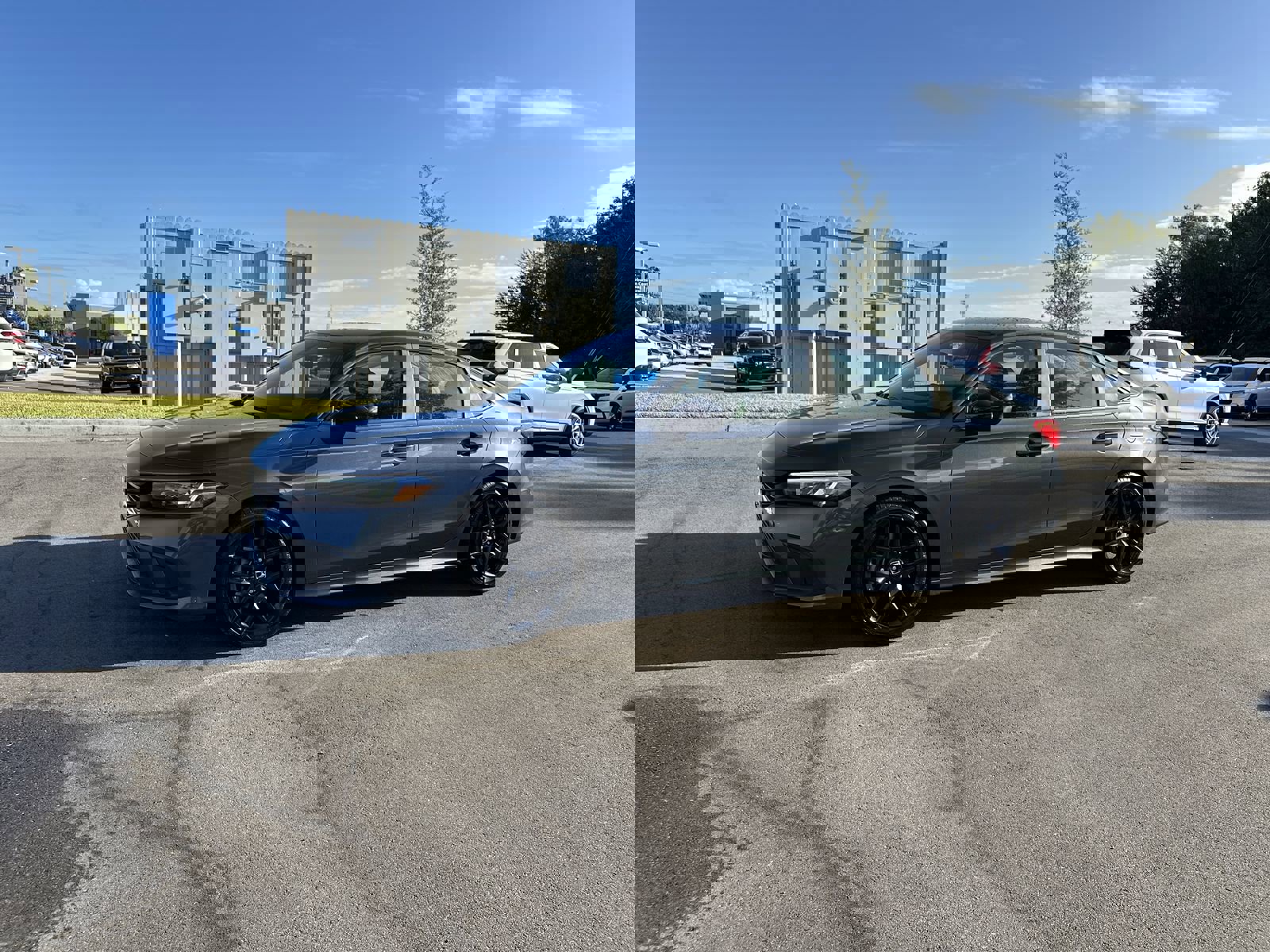 2022 Honda Civic Sport photo 3