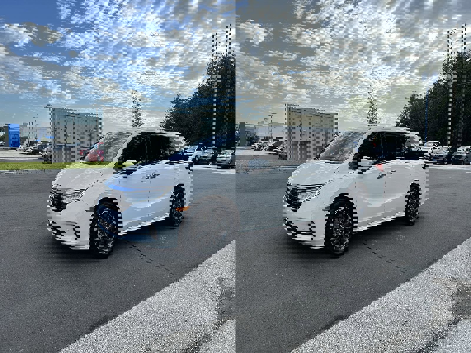 2023 Honda Odyssey Elite photo 2