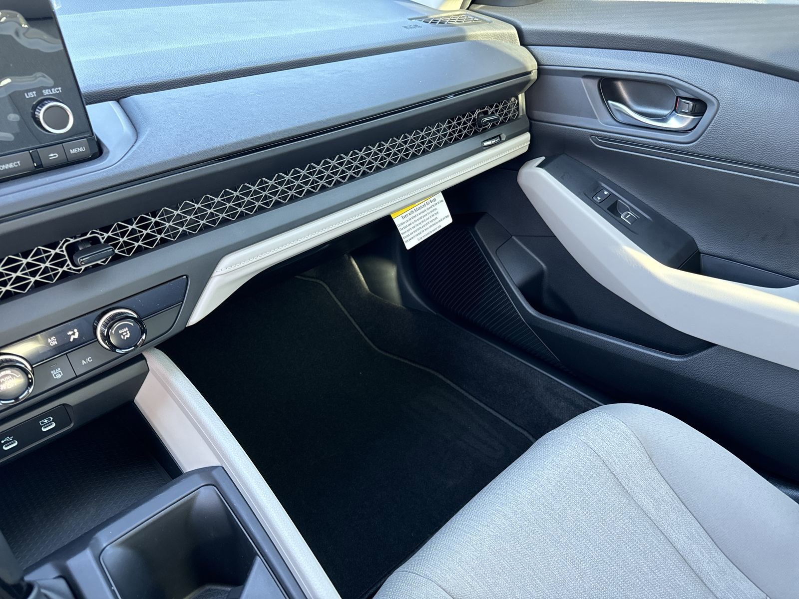 2025 Honda Accord LX - Photo 27