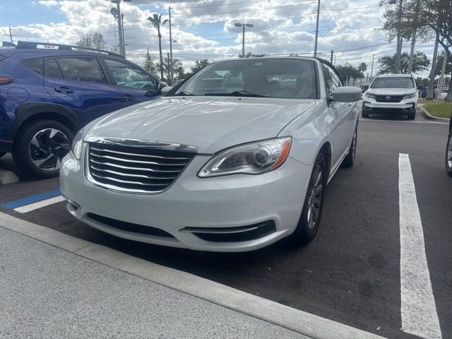 2013 Chrysler 200 Touring