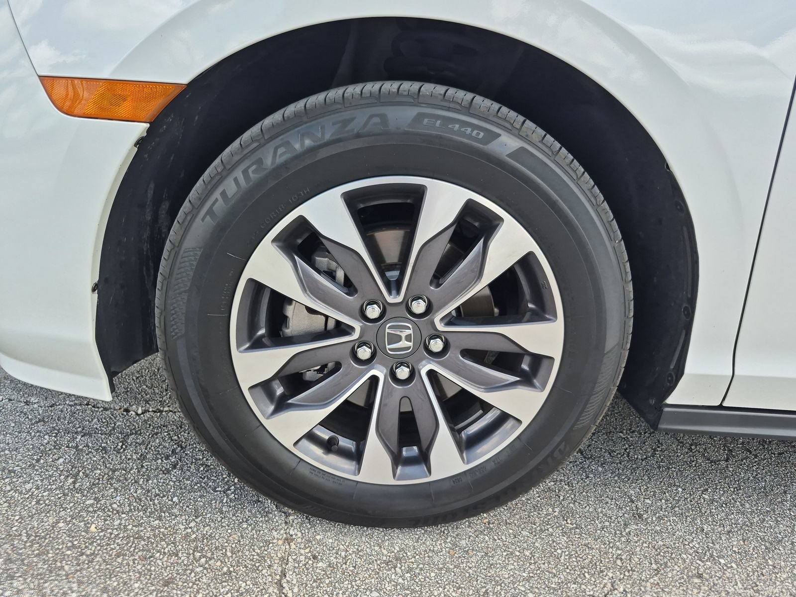 2024 Honda Odyssey EX-L - Photo 26