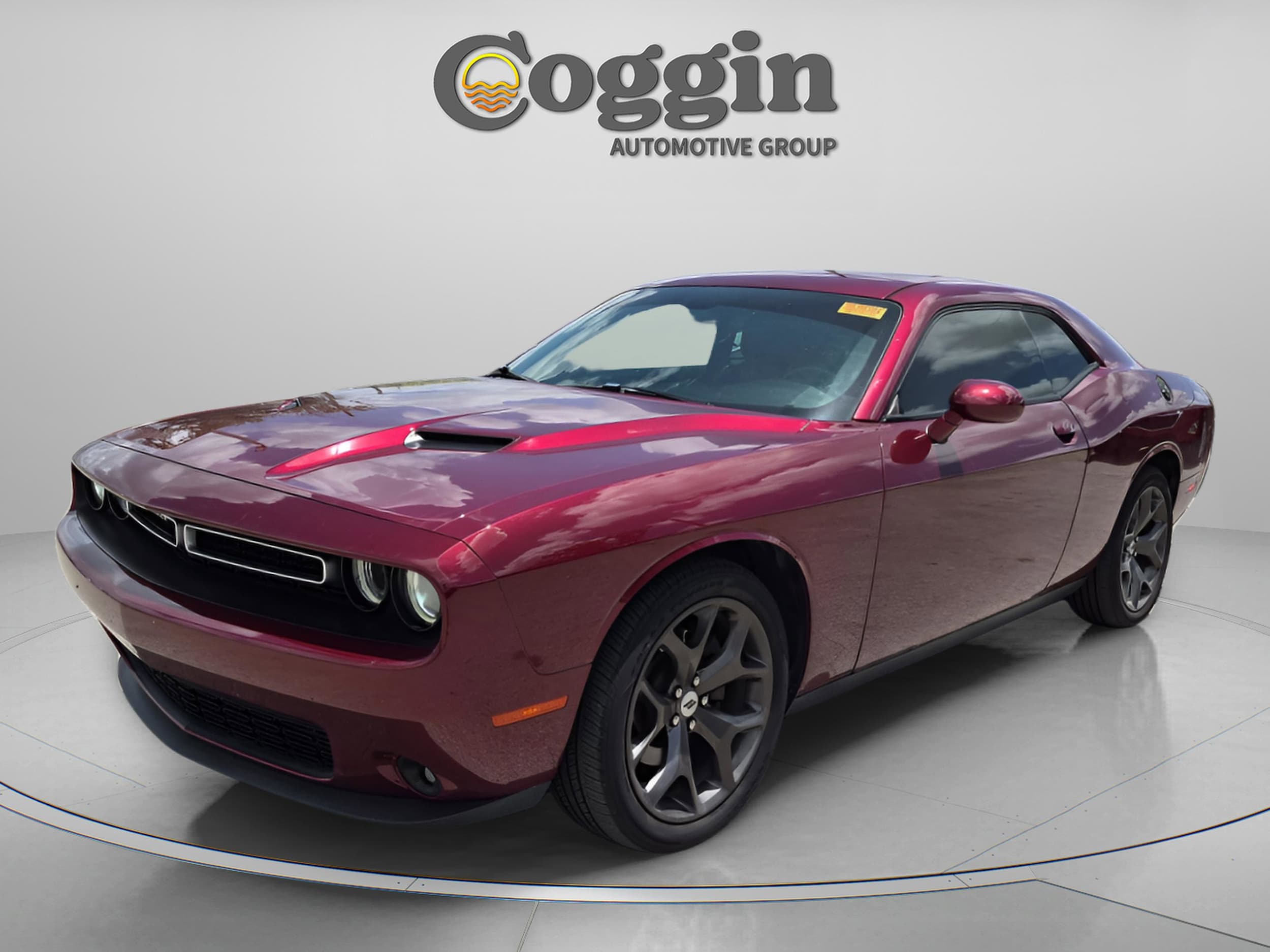 2018 Dodge Challenger SXT Plus's photo