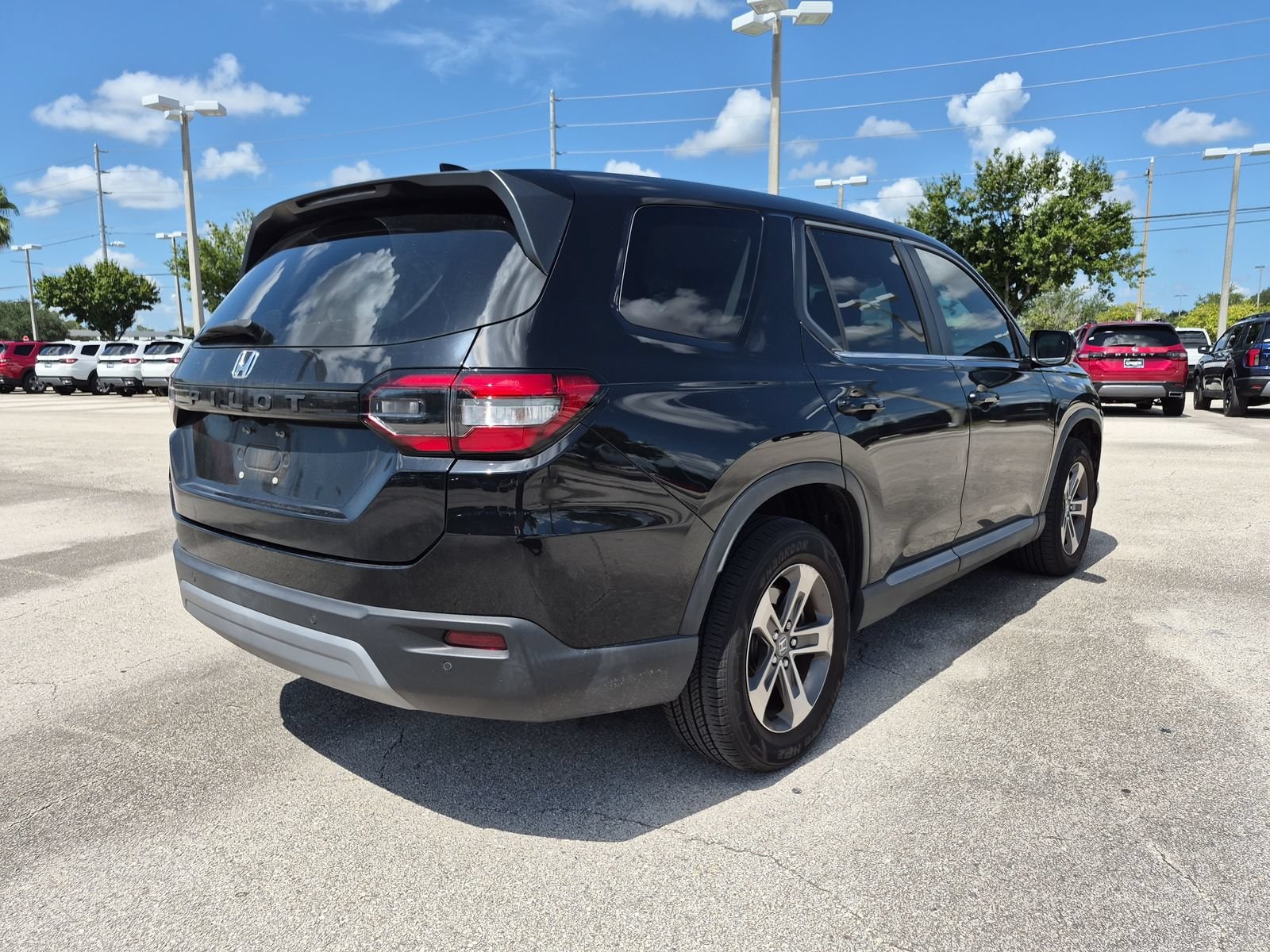 2023 Honda Pilot EX-L - Photo 7