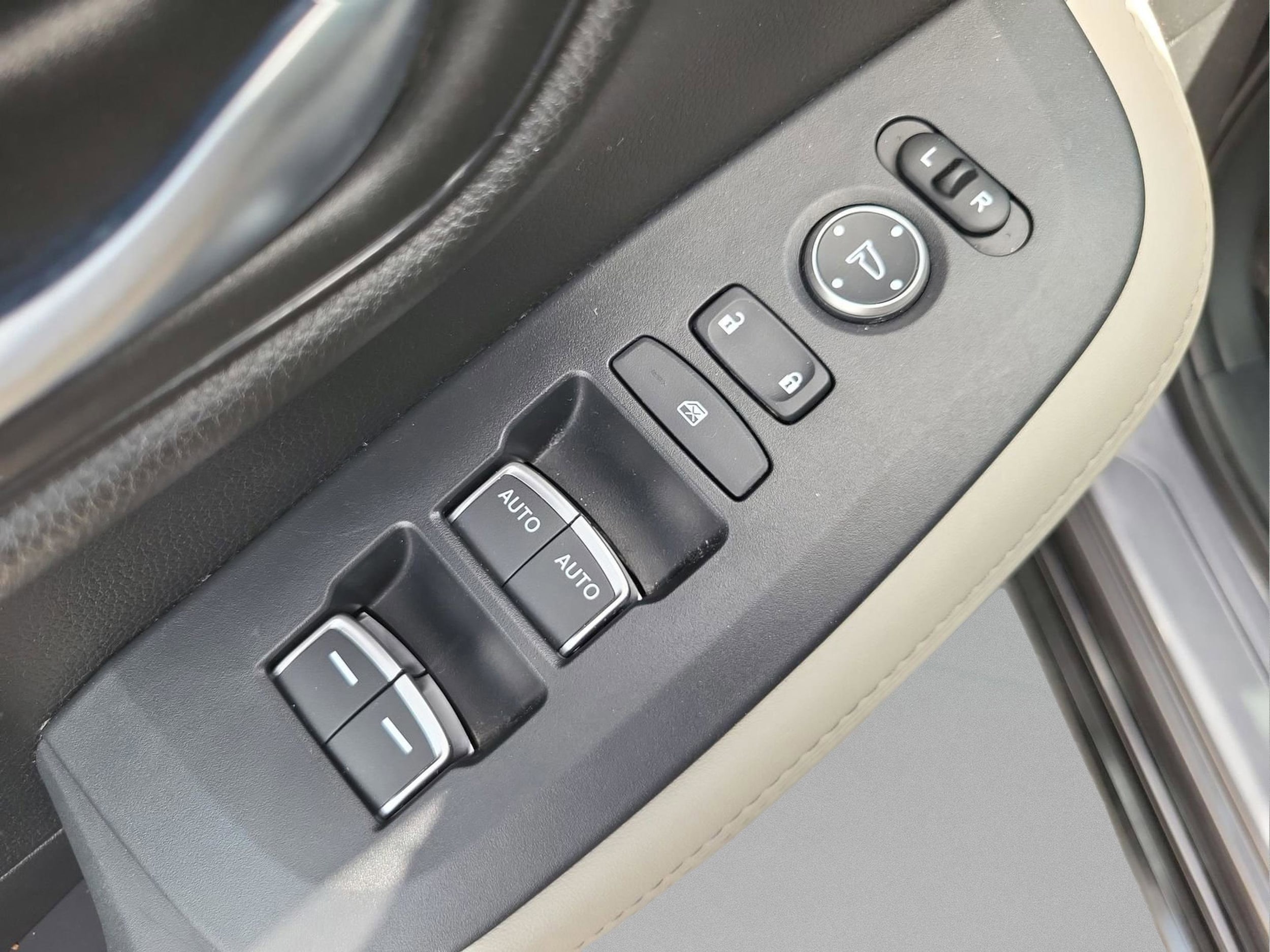 2026 Honda HR-V EX-L - Photo 17