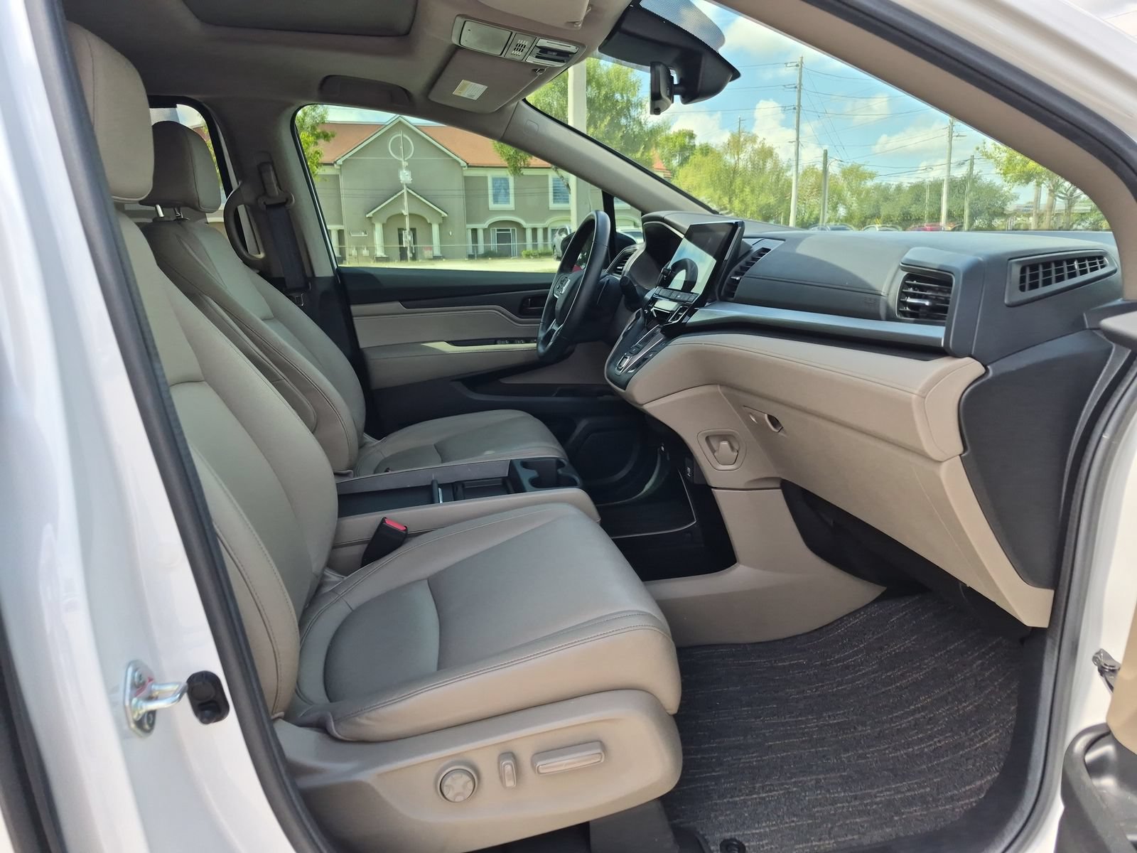 2024 Honda Odyssey EX-L - Photo 21