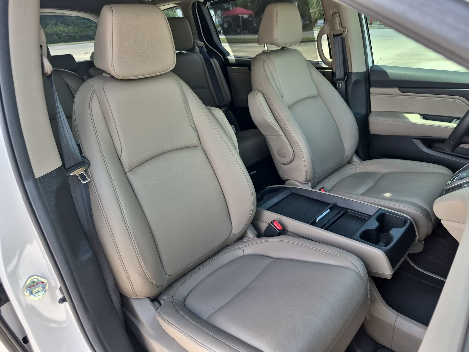 2024 Honda Odyssey EX-L - Photo 20