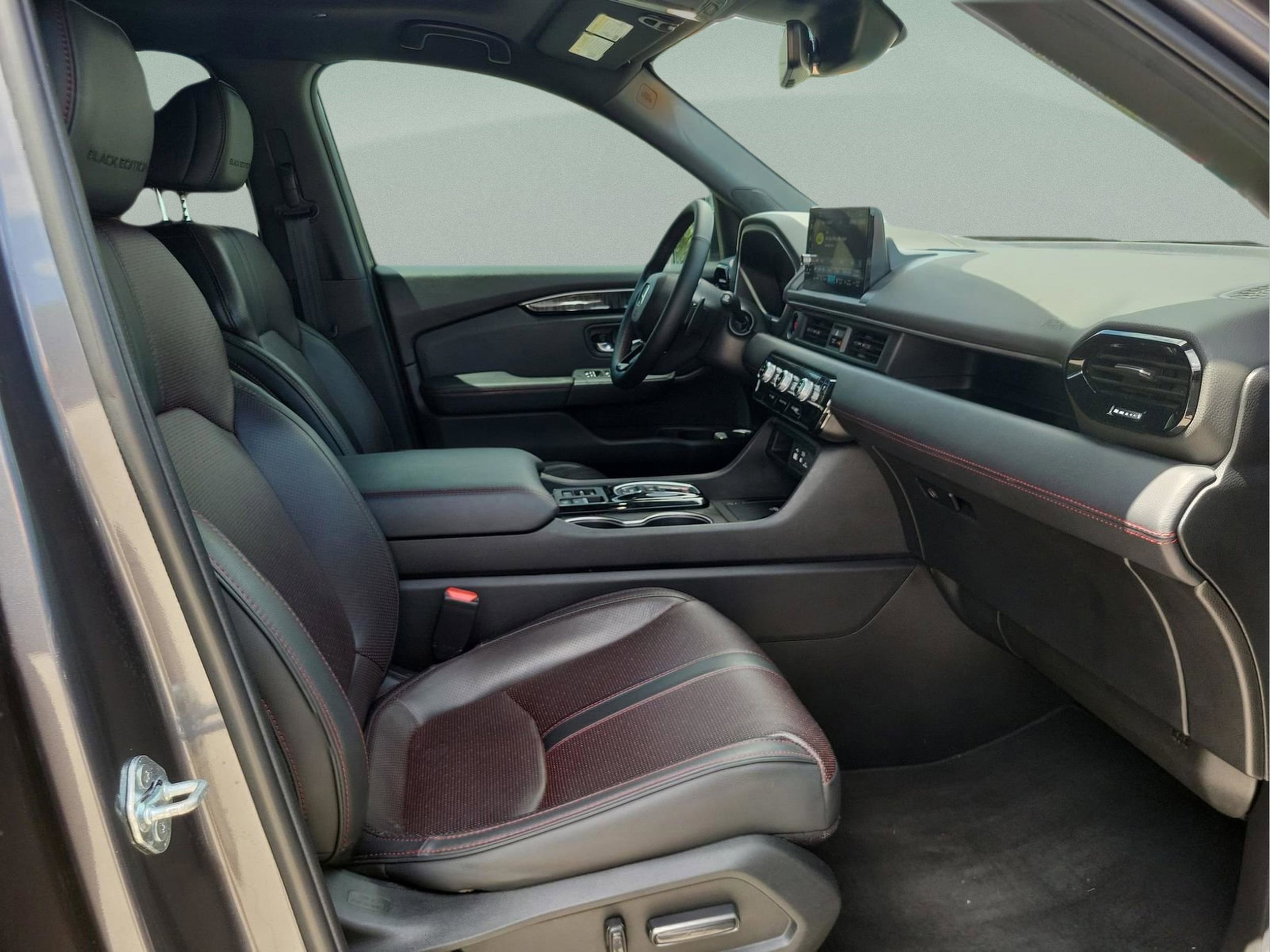 2025 Honda Pilot Black Edition - Photo 20