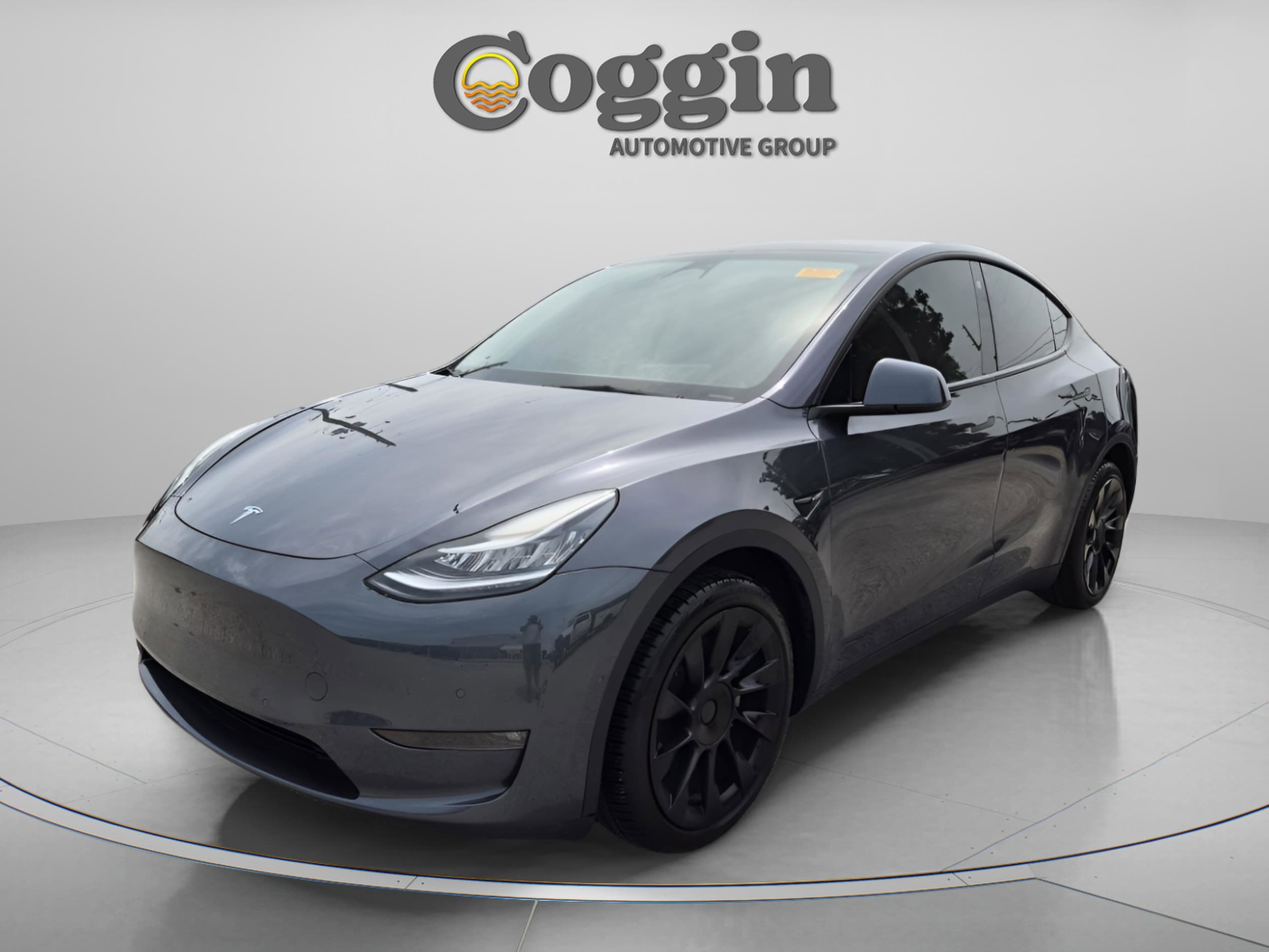 2022 Tesla Model Y Long Range Dual Motor All-Wheel Drive's photo