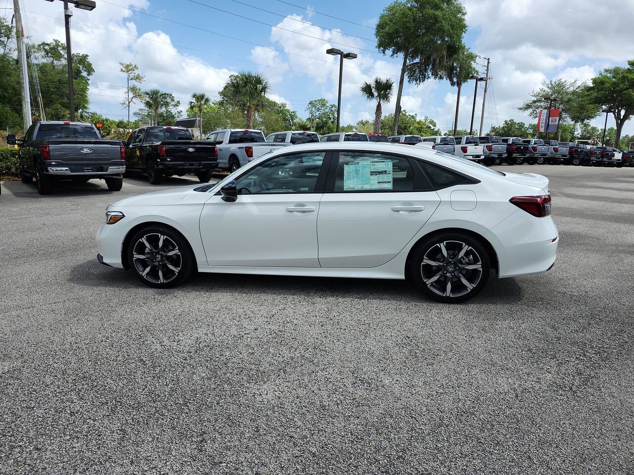 2025 Honda Civic Hybrid Sport Touring photo 2