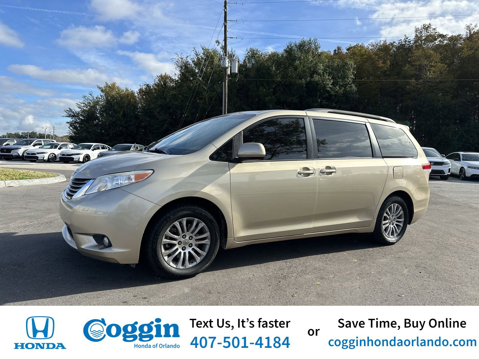 2014 Toyota Sienna XLE's photo
