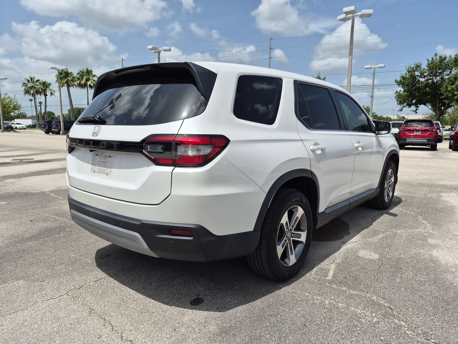 2023 Honda Pilot EX-L - Photo 7