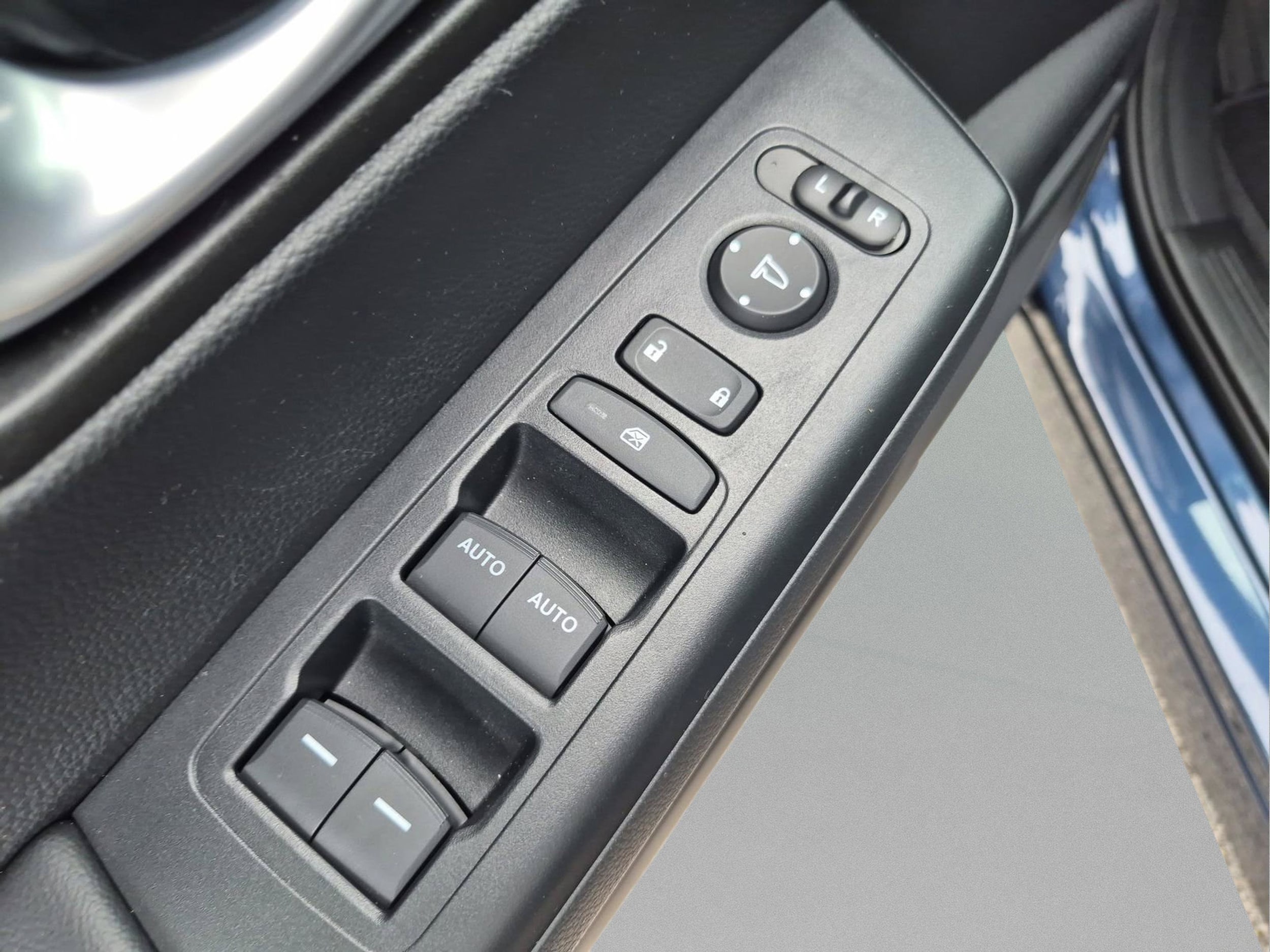 2023 Honda CR-V Sport - Photo 17