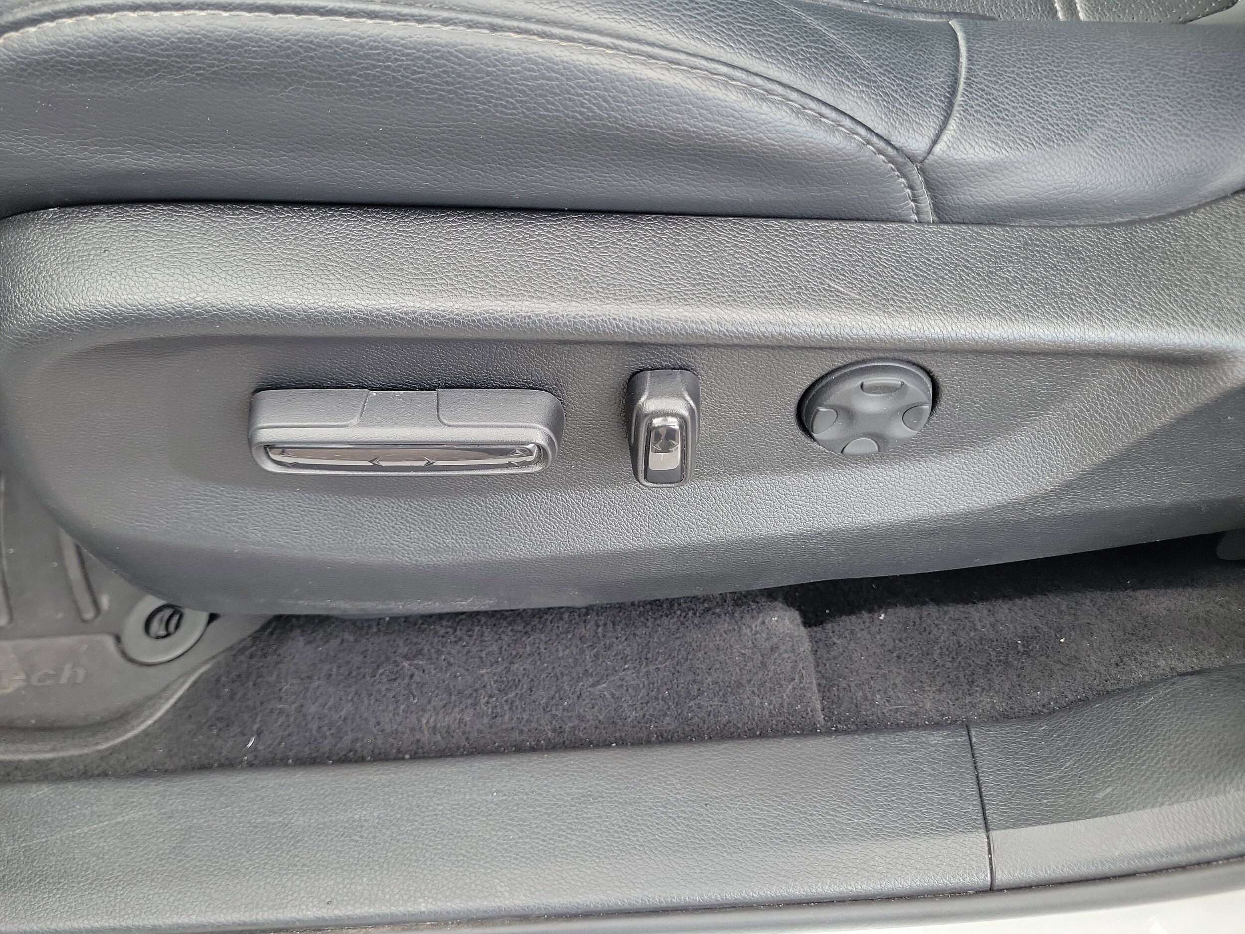 2022 Honda CR-V Touring - Photo 28