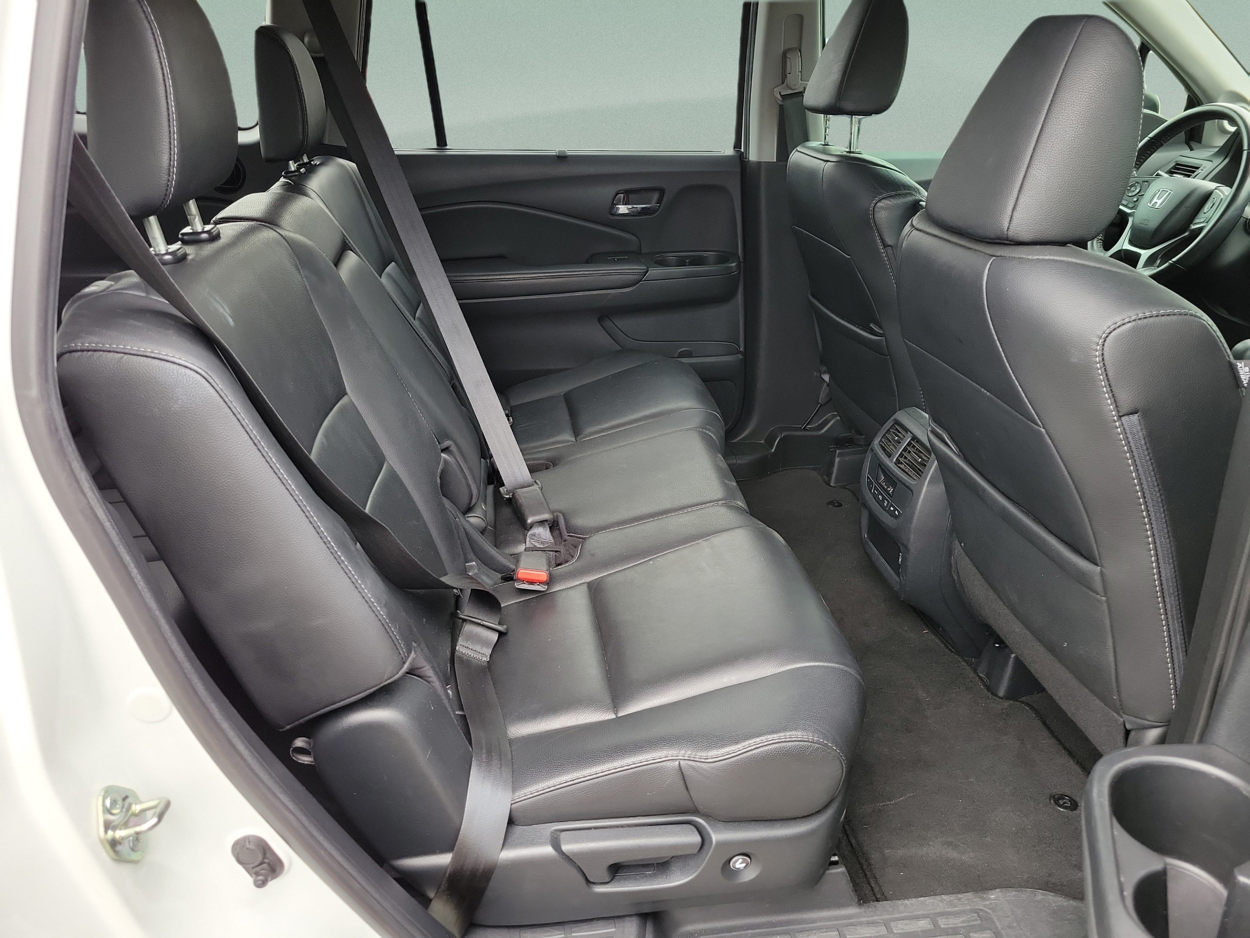 2020 Honda Pilot EX-L - Photo 11