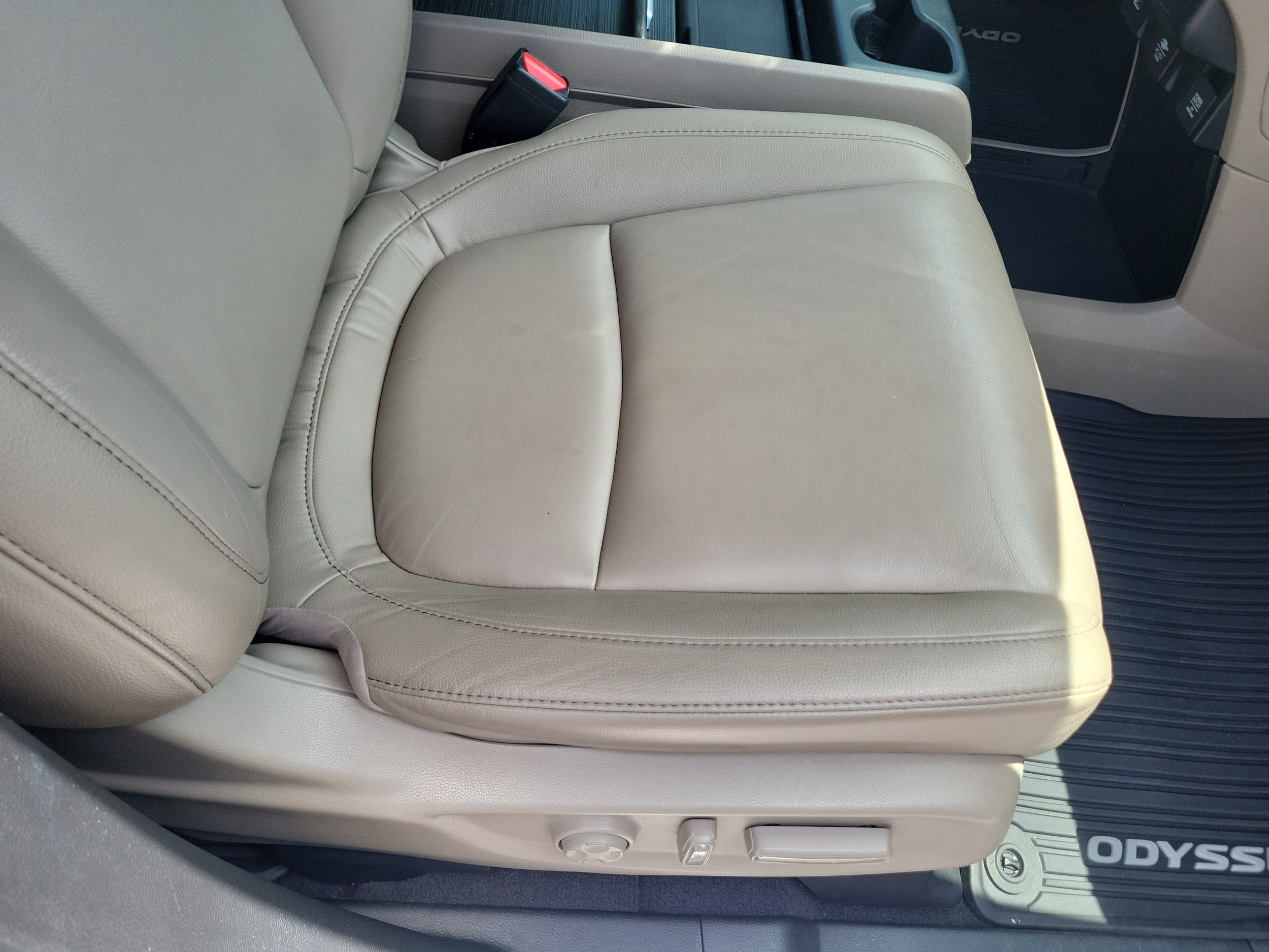 2021 Honda Odyssey Touring - Photo 20