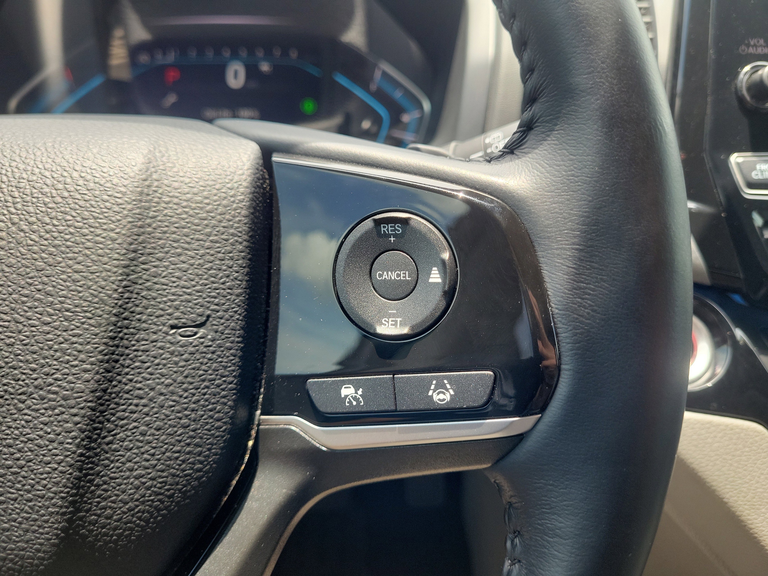 2024 Honda Odyssey Touring - Photo 32