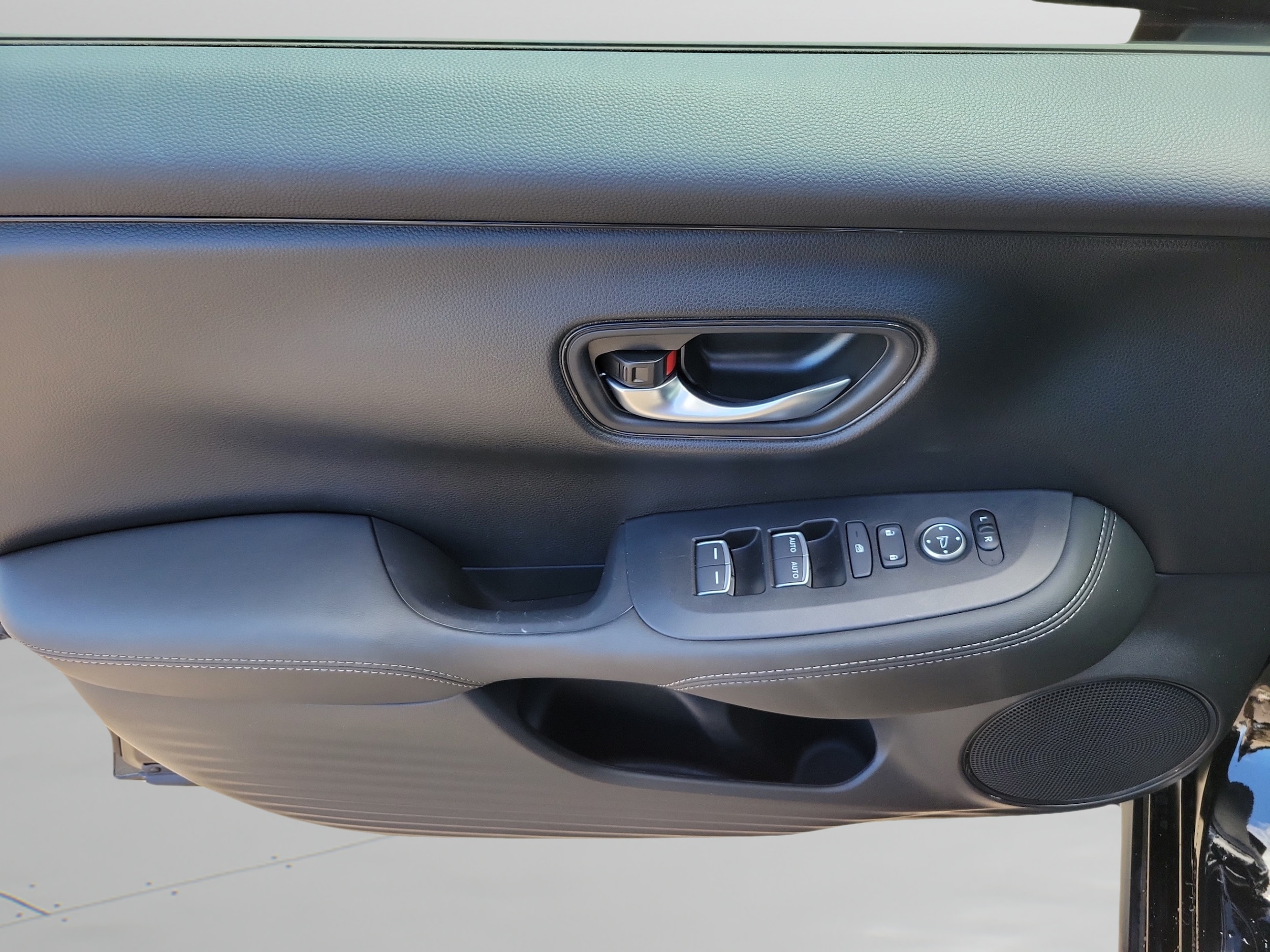 2026 Honda HR-V EX-L - Photo 24