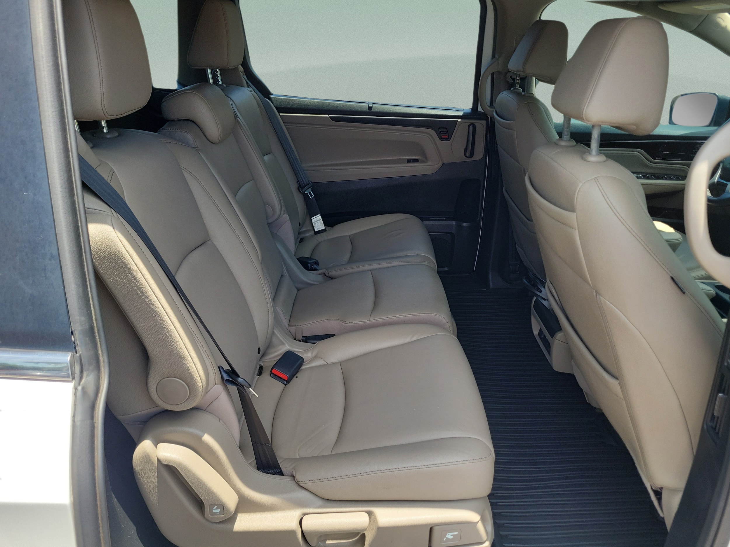 2021 Honda Odyssey Touring - Photo 11