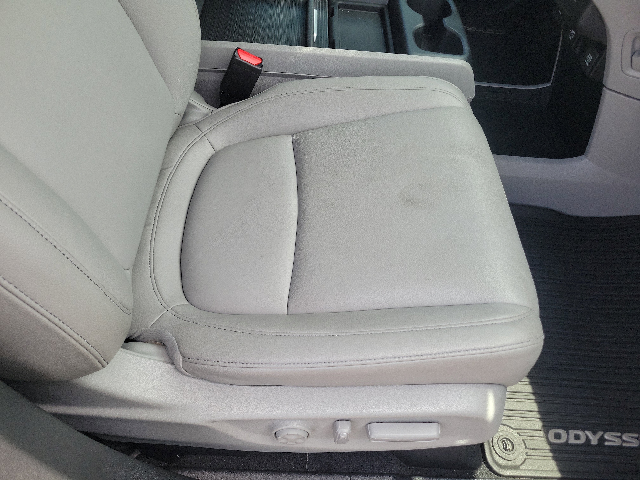 2024 Honda Odyssey Touring - Photo 20