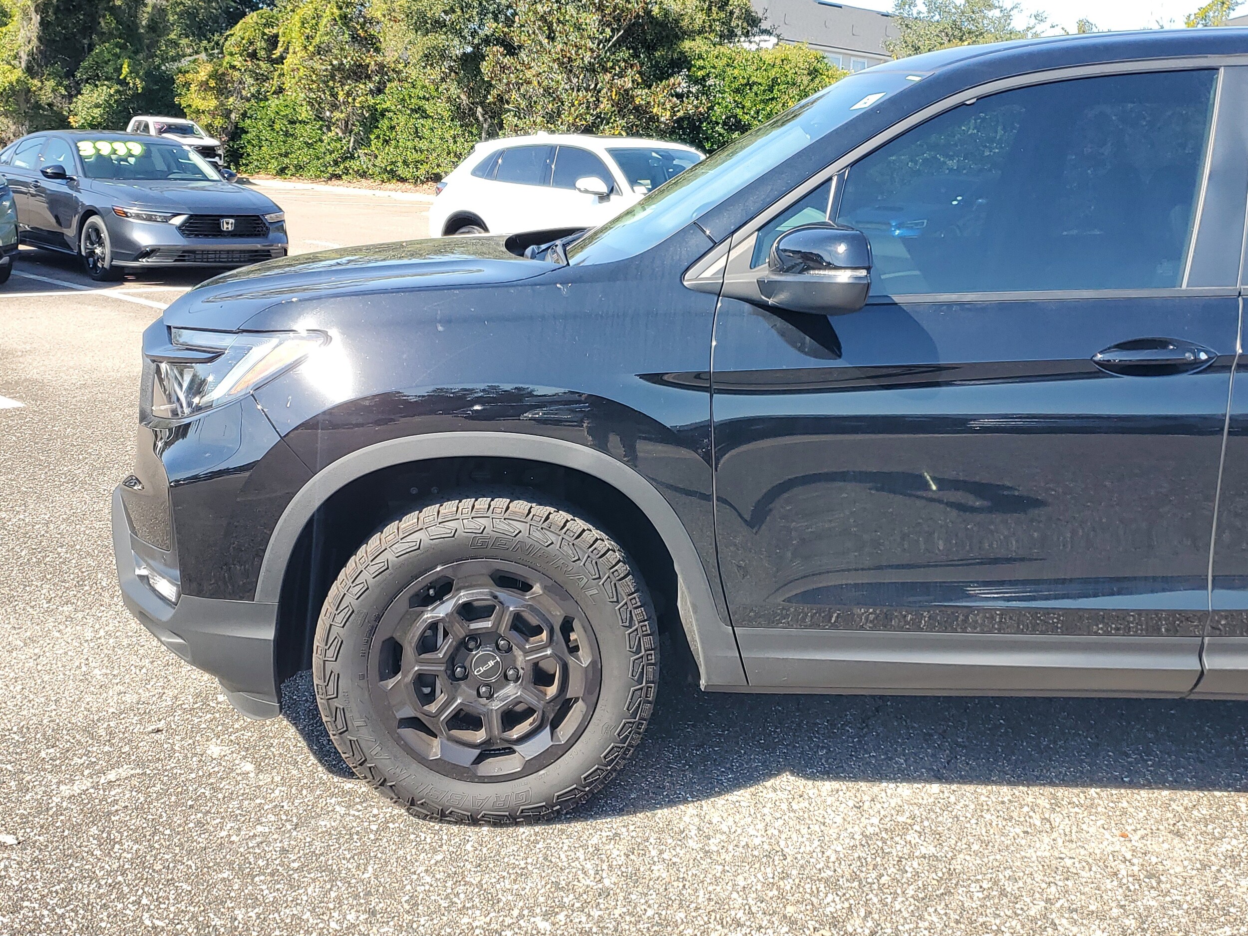 2025 Honda Ridgeline TrailSport photo 2