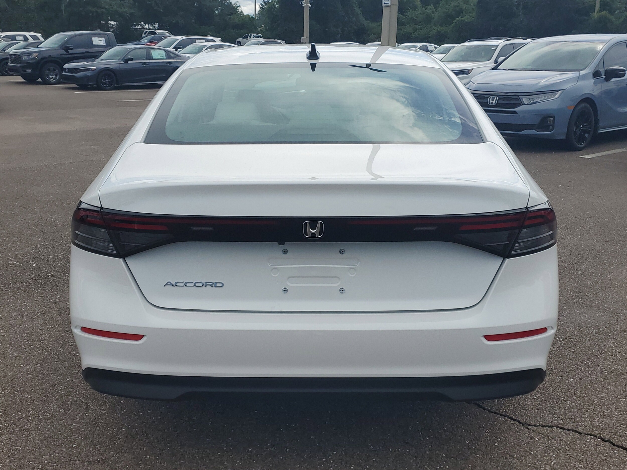 2025 Honda Accord SE photo 2