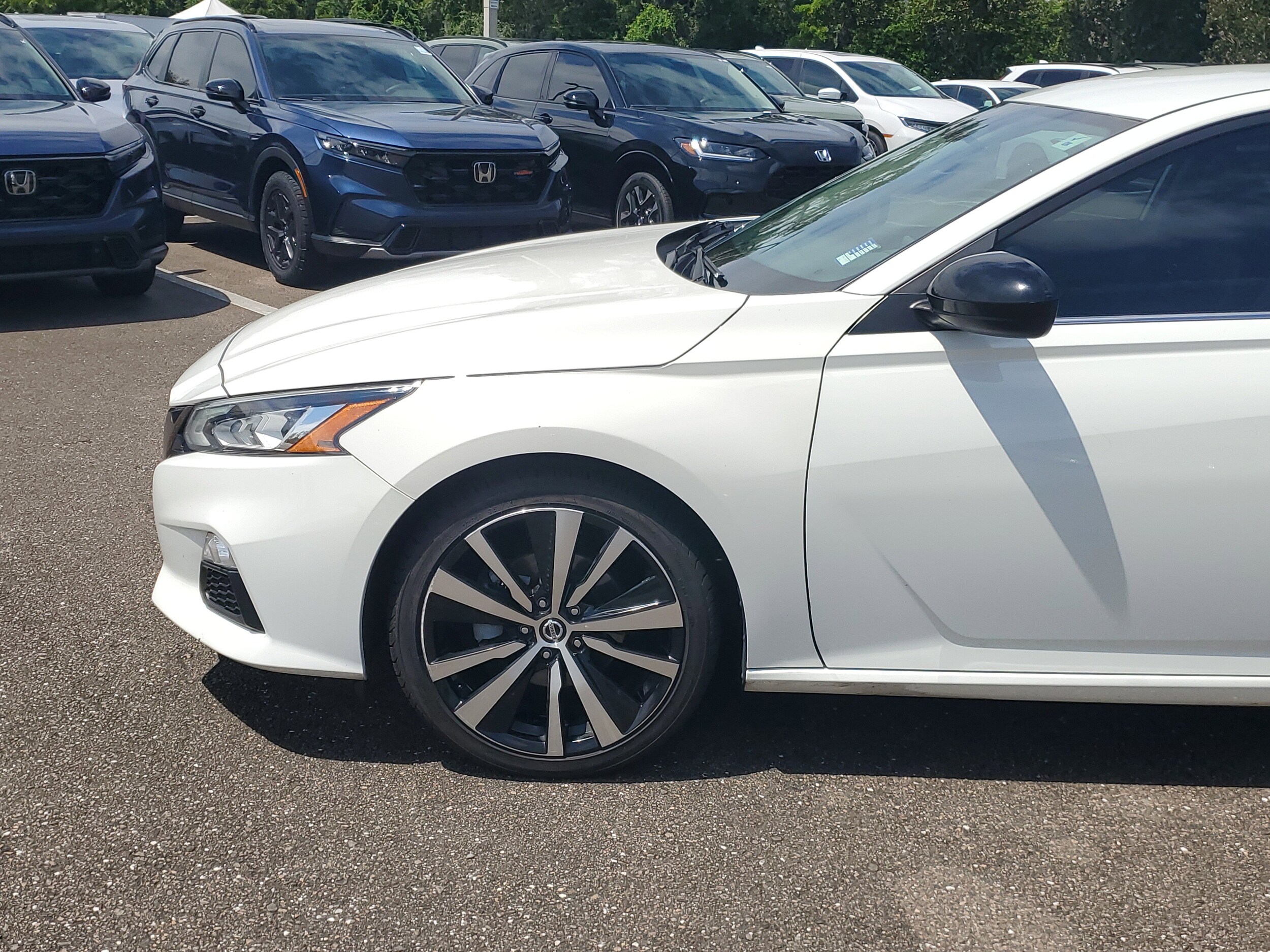2019 Nissan Altima 2.5 SR photo 2